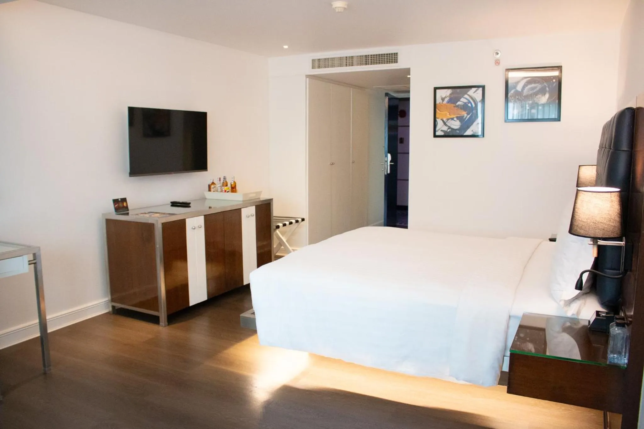 Bedroom, Bed in Night Hotel Bangkok - Sukhumvit 15