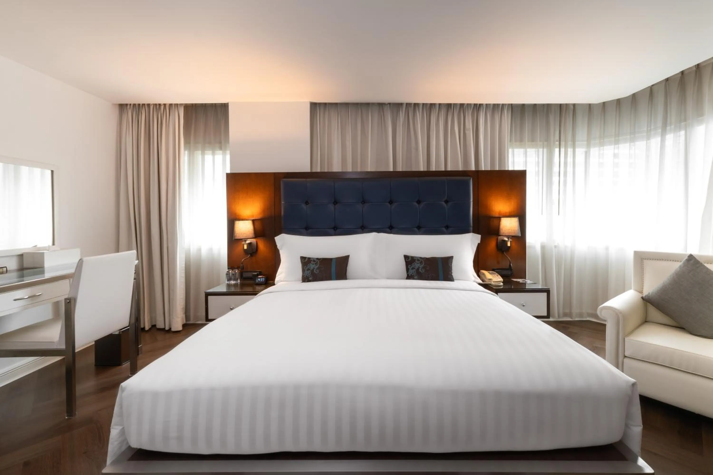 Bedroom, Bed in Night Hotel Bangkok - Sukhumvit 15