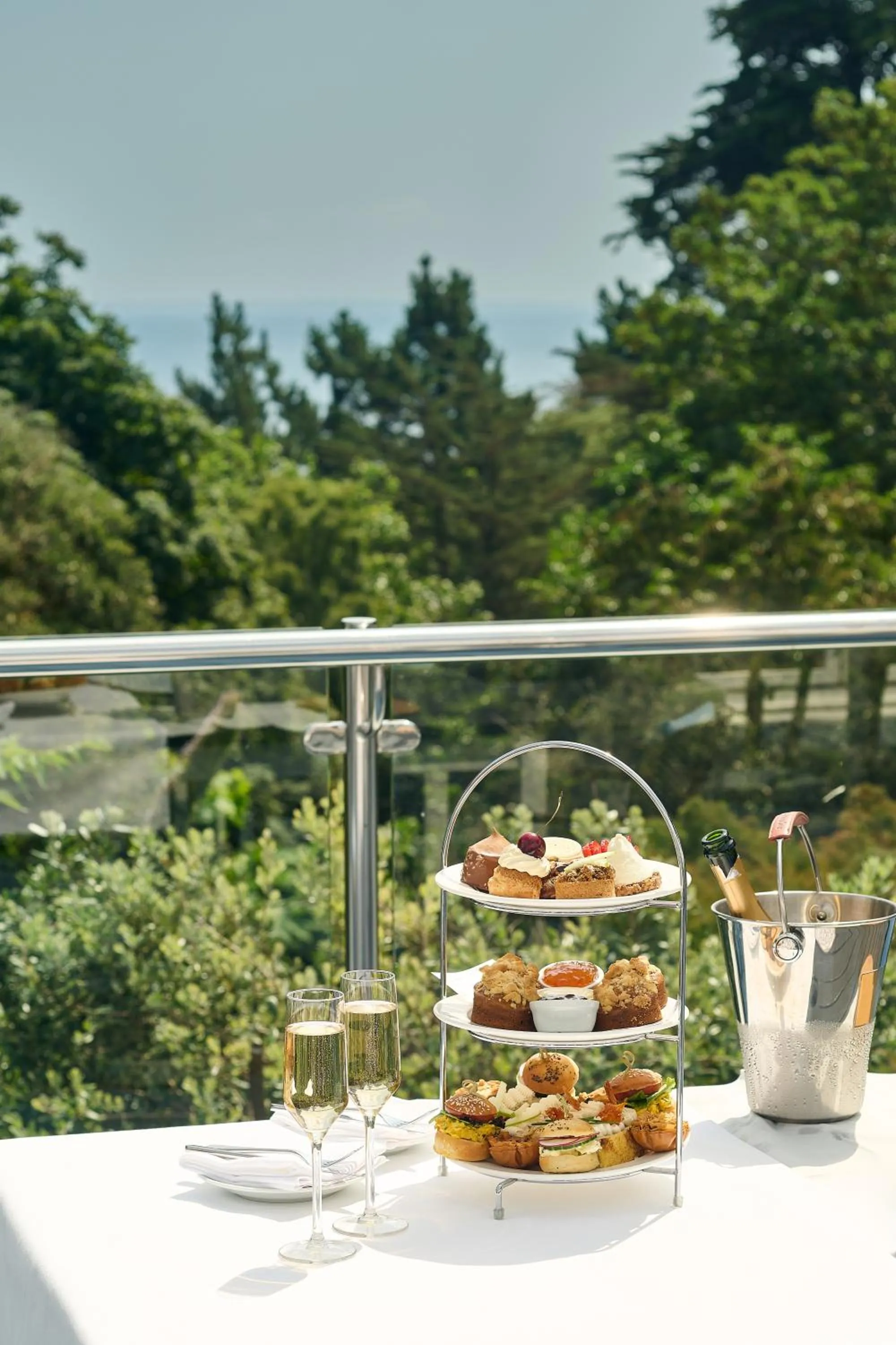 Food and drinks in Fermain Valley Hotel