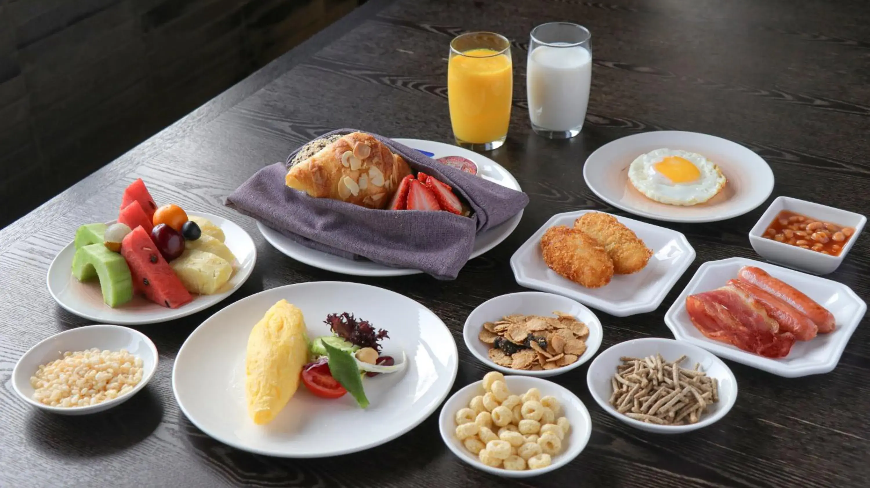 Breakfast in HUALUXE Xi'an Tanghua by IHG Breakfast in HUALUXE Xi'an Tanghua by IHG