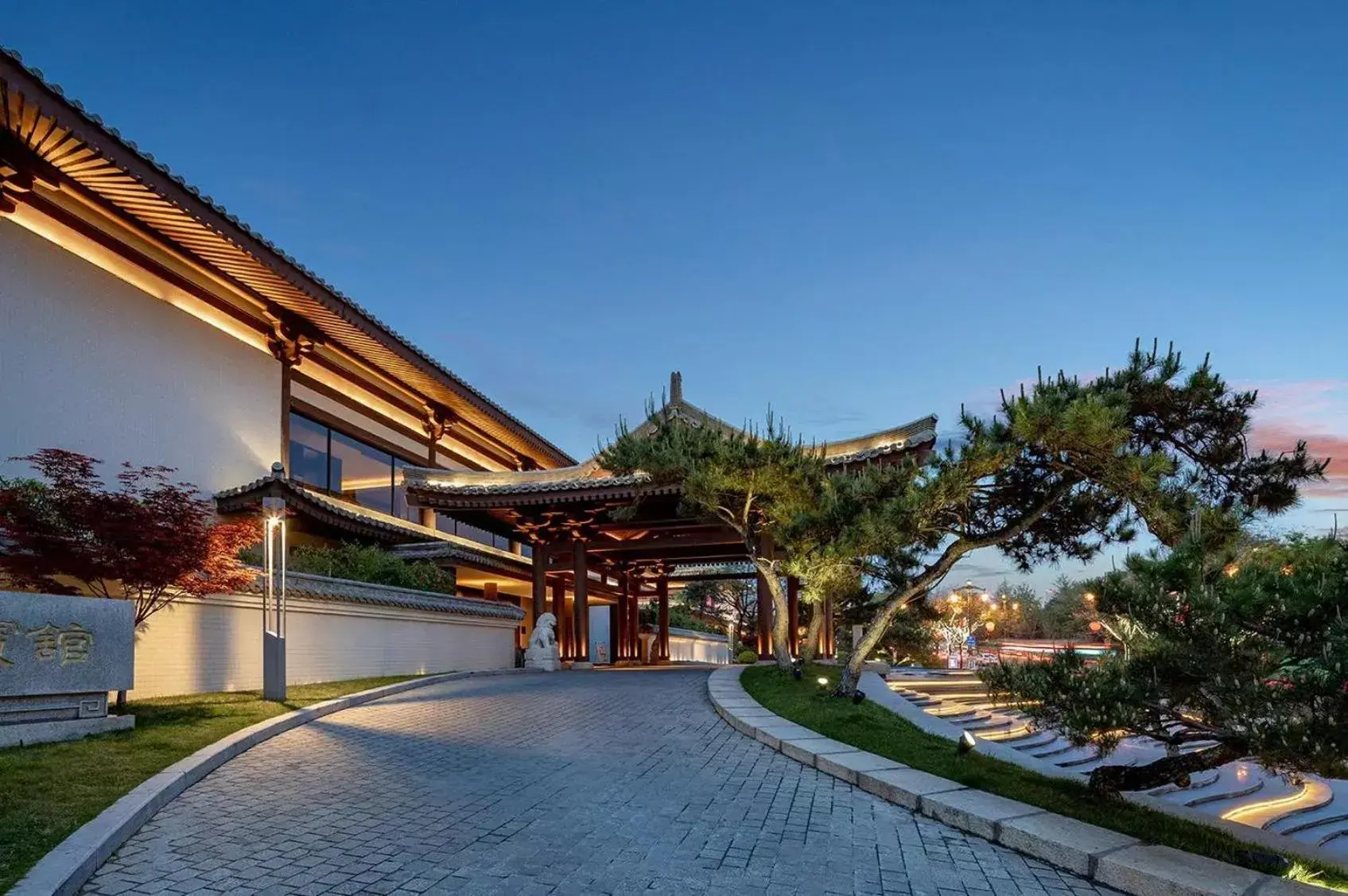 Property building in HUALUXE Xi'an Tanghua by IHG Property building in HUALUXE Xi'an Tanghua by IHG