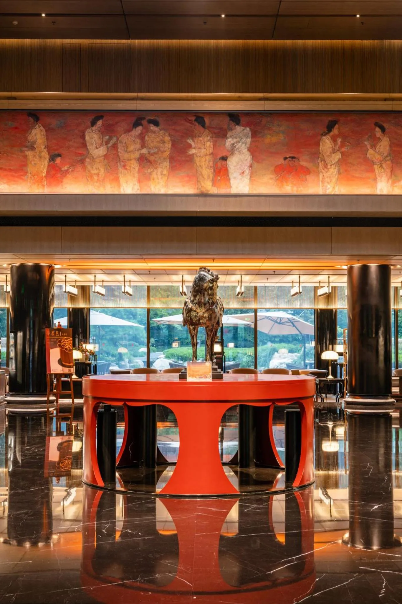 Property building in HUALUXE Xi'an Tanghua by IHG