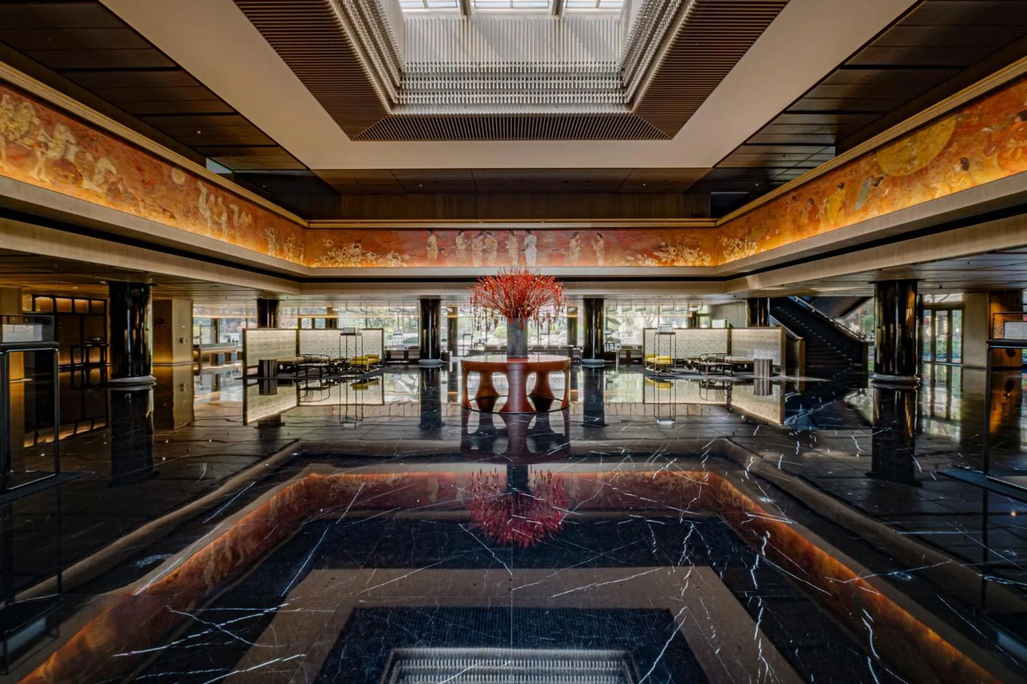 Property building in HUALUXE Xi'an Tanghua by IHG