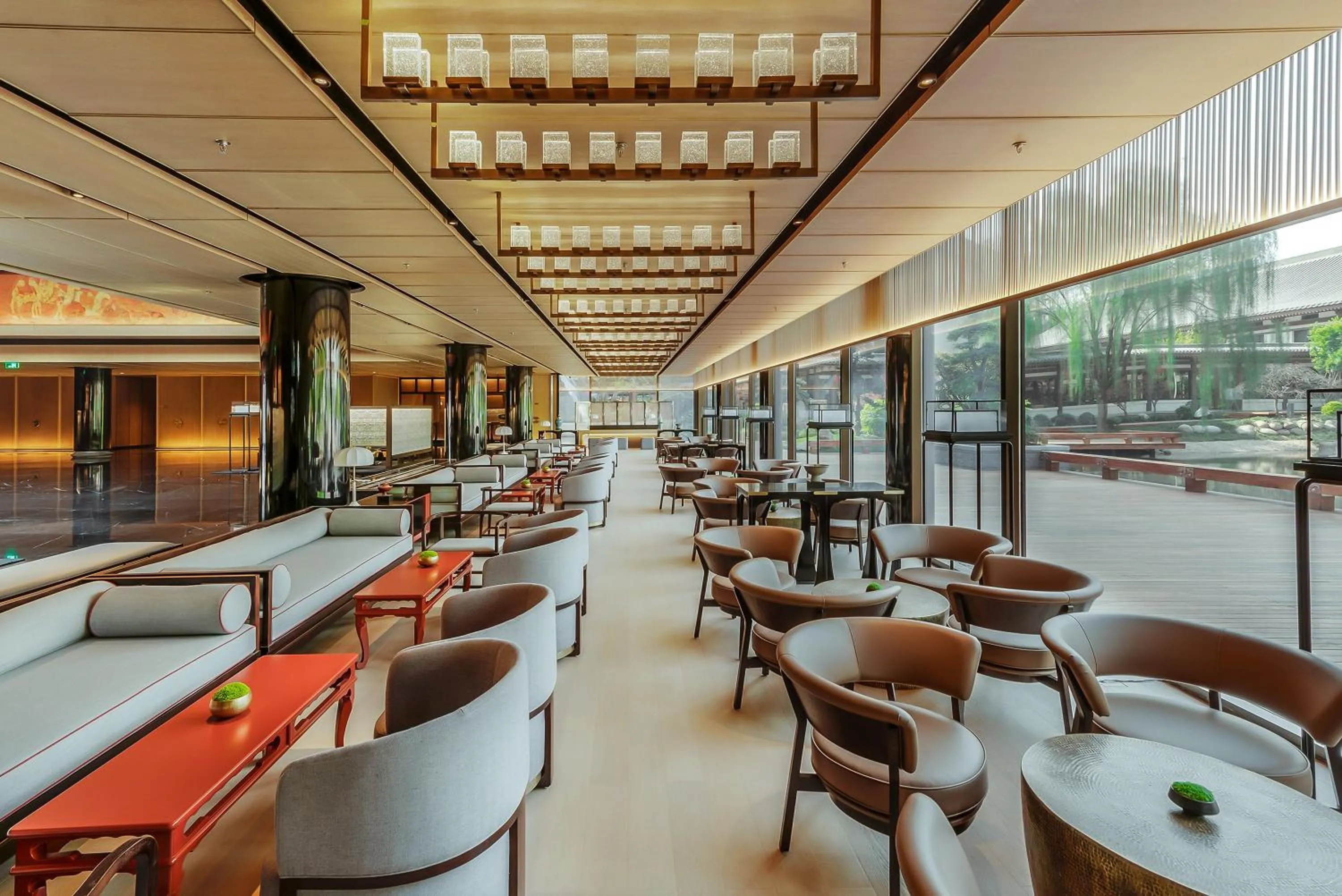 Property building in HUALUXE Xi'an Tanghua by IHG