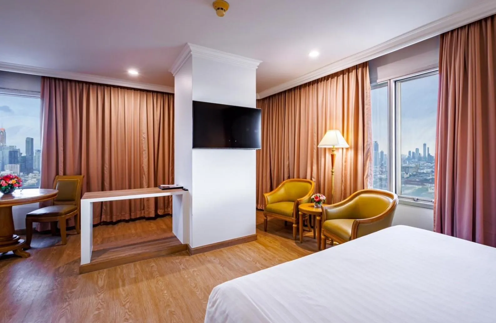 Bed in Prince Palace Hotel Bangkok