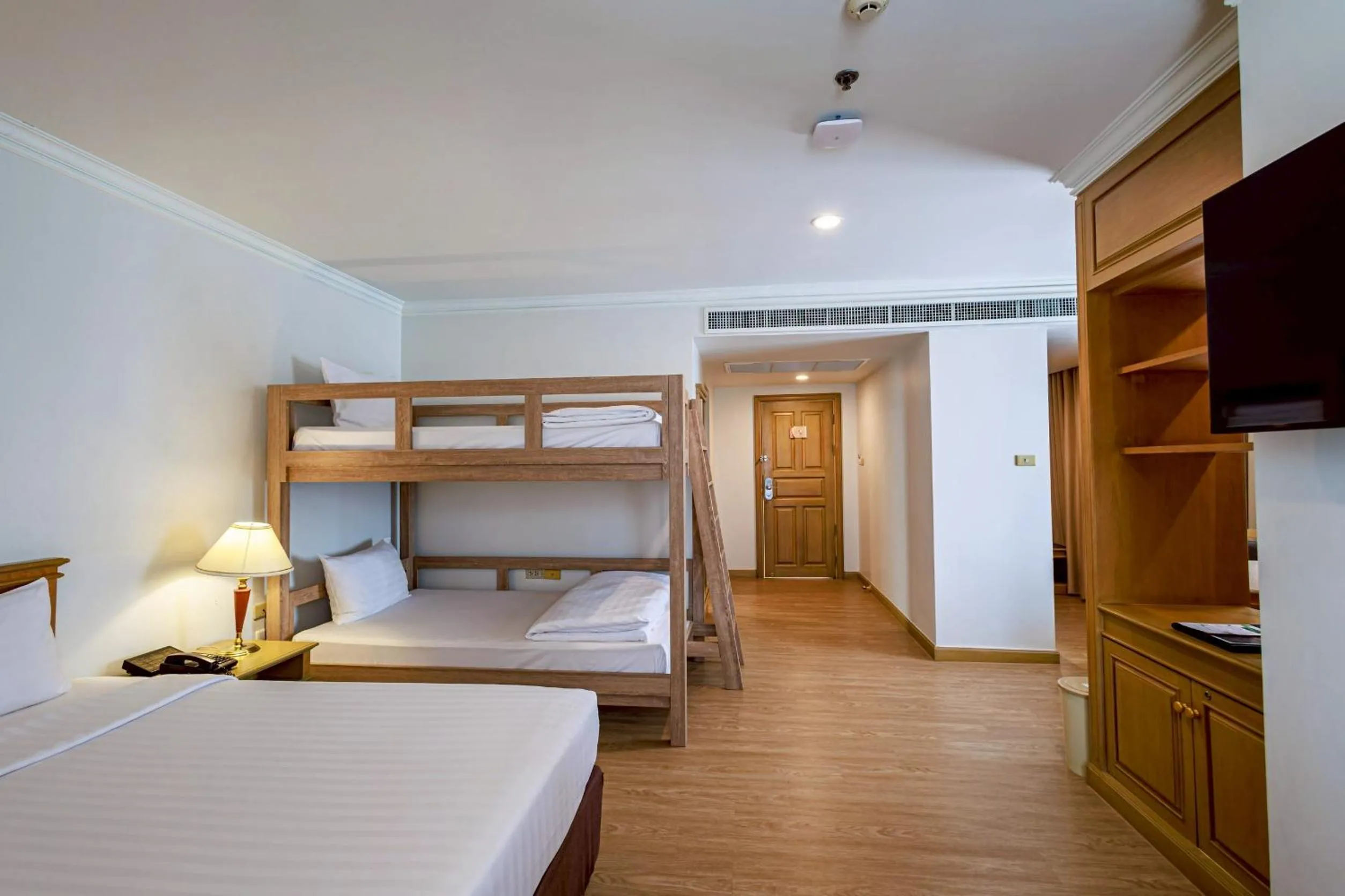 Bed in Prince Palace Hotel Bangkok