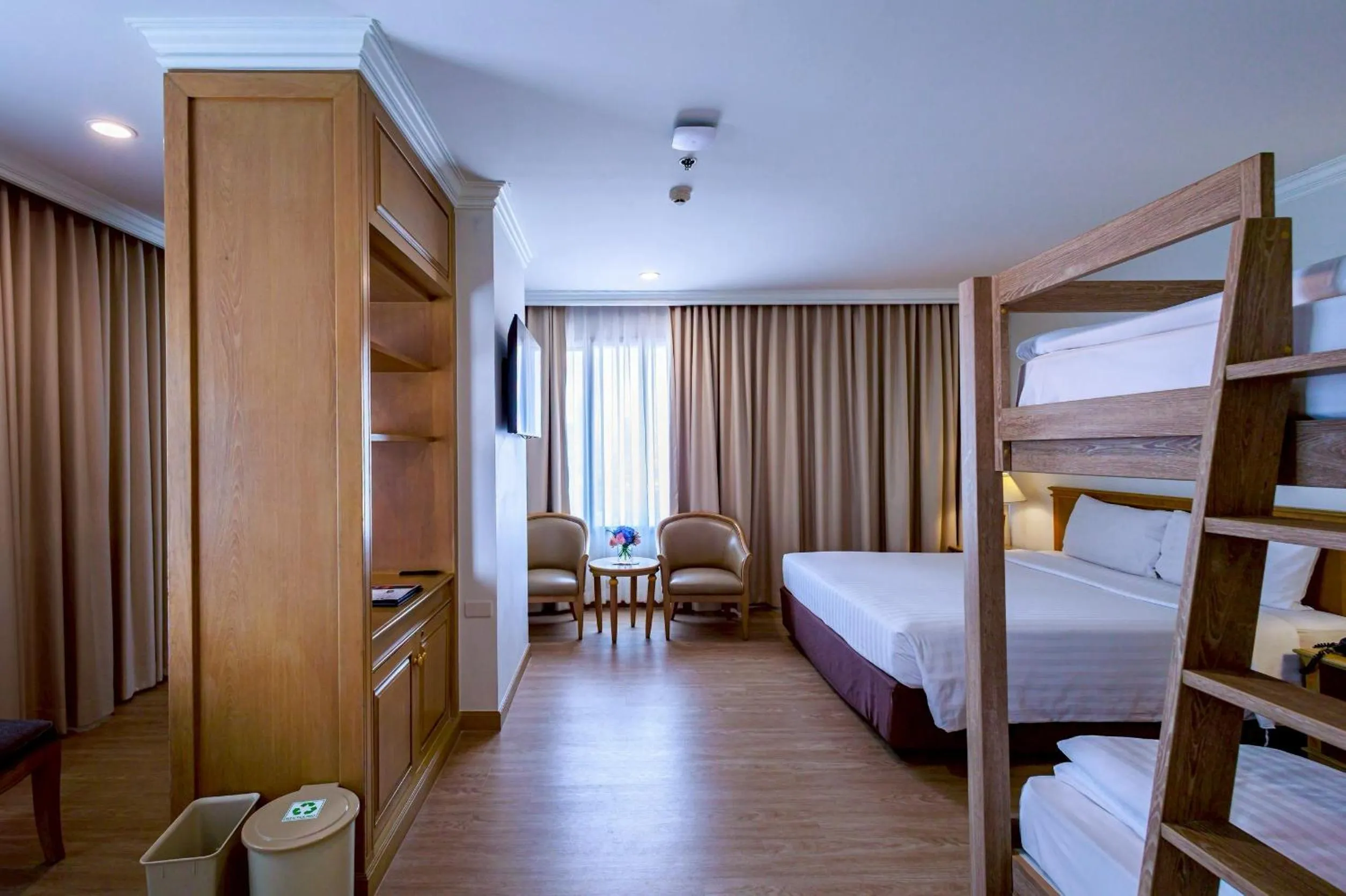 Bed in Prince Palace Hotel Bangkok