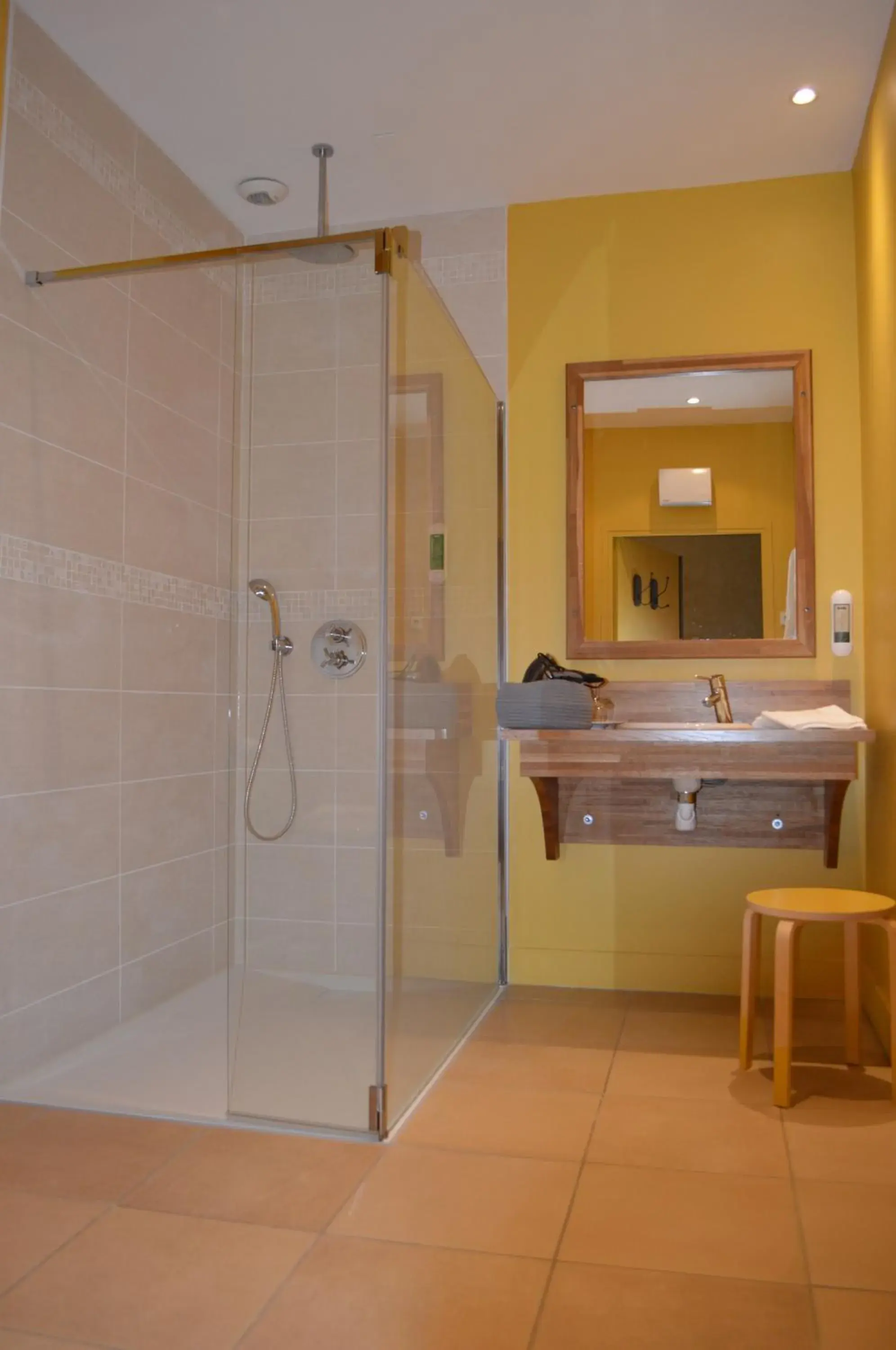 Family Room - single occupancy in Le Clos Margot Family Room - single occupancy in Le Clos Margot