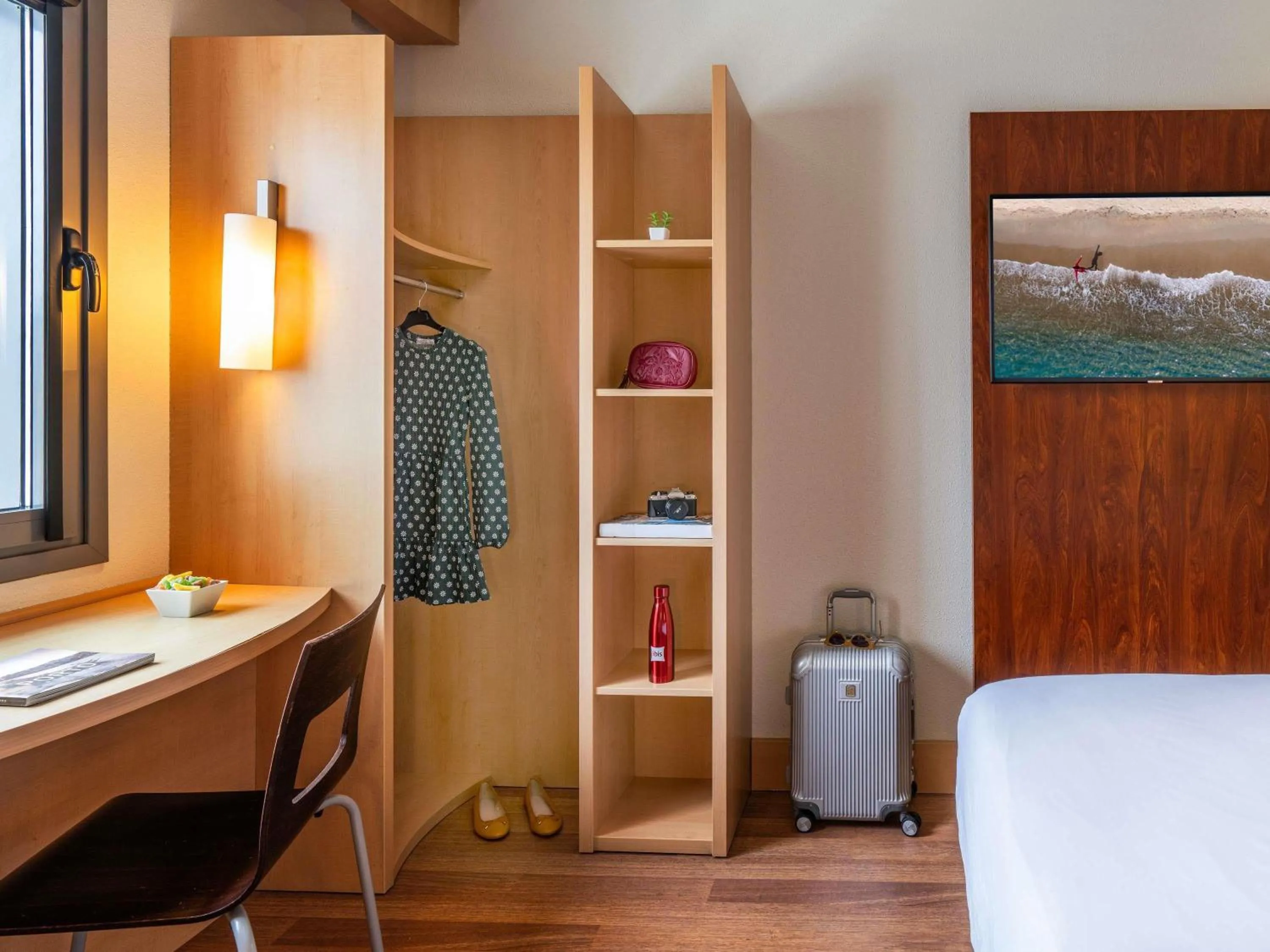 Bedroom, Bed in Ibis Madrid Alcobendas