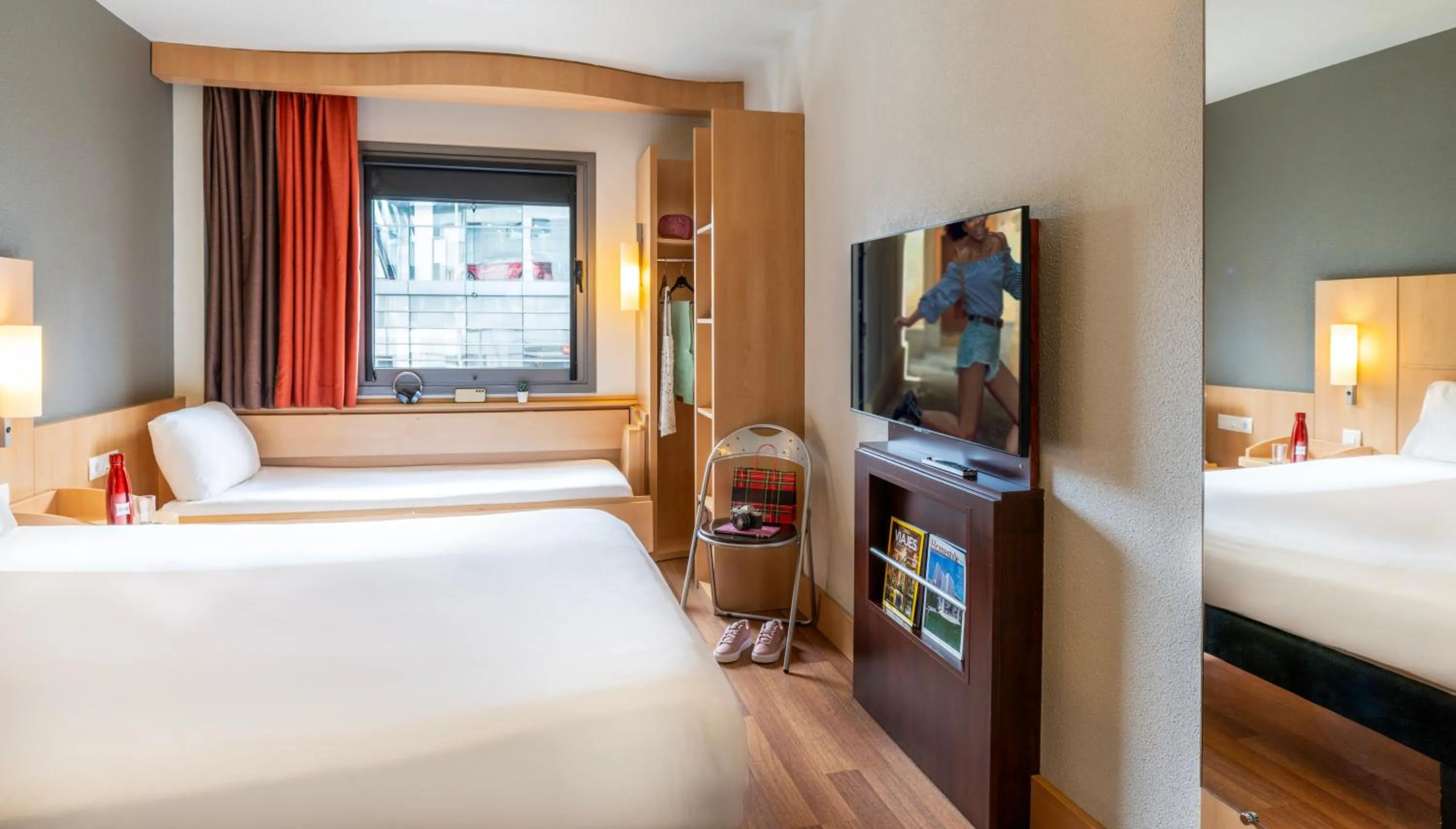 Bed in Ibis Madrid Alcobendas