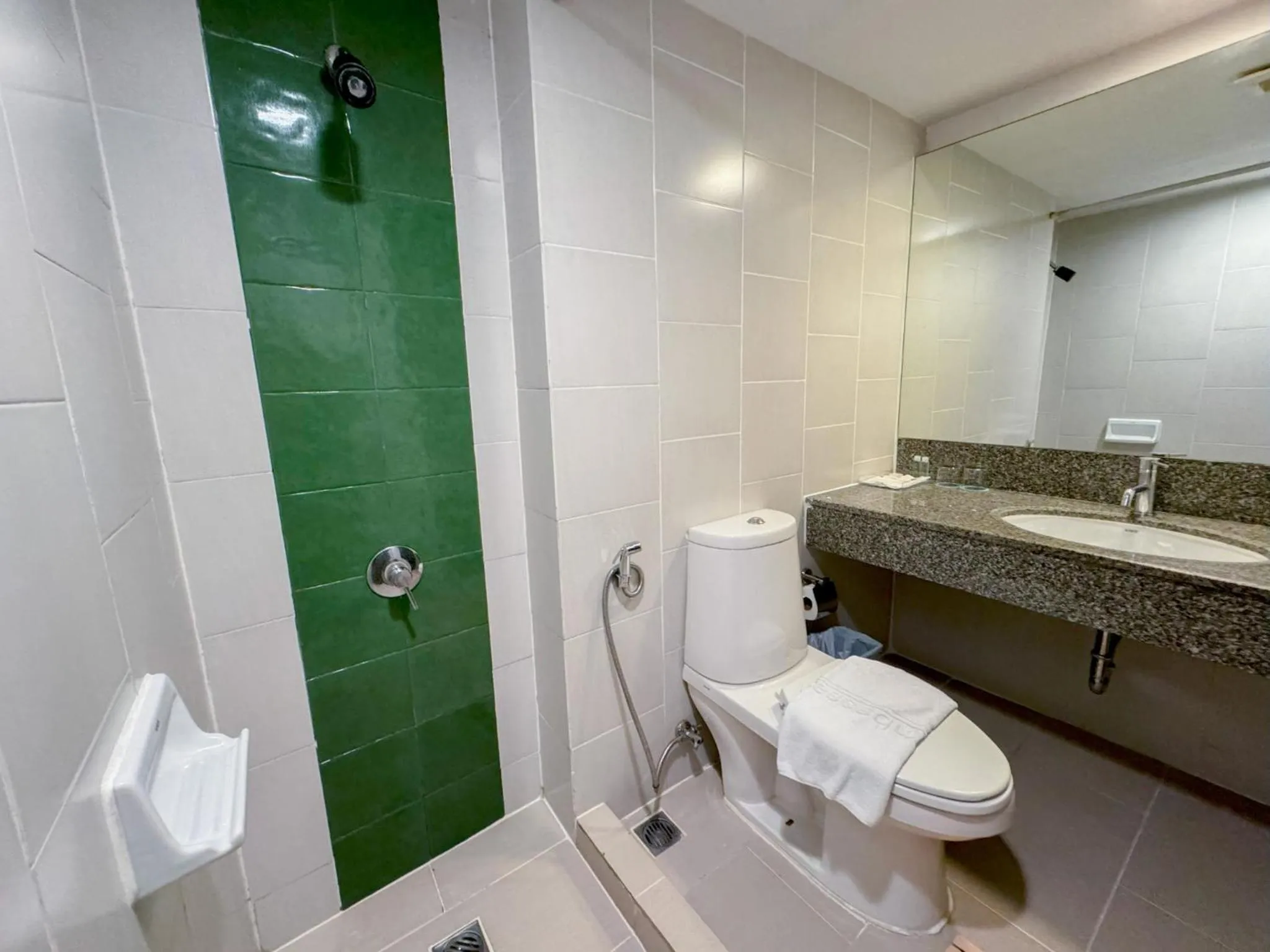 Shower in Ambassador Hotel Bangkok