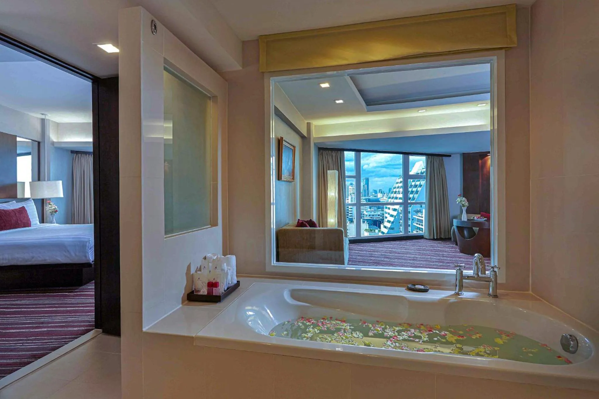 Bathroom, Bed in Ambassador Hotel Bangkok