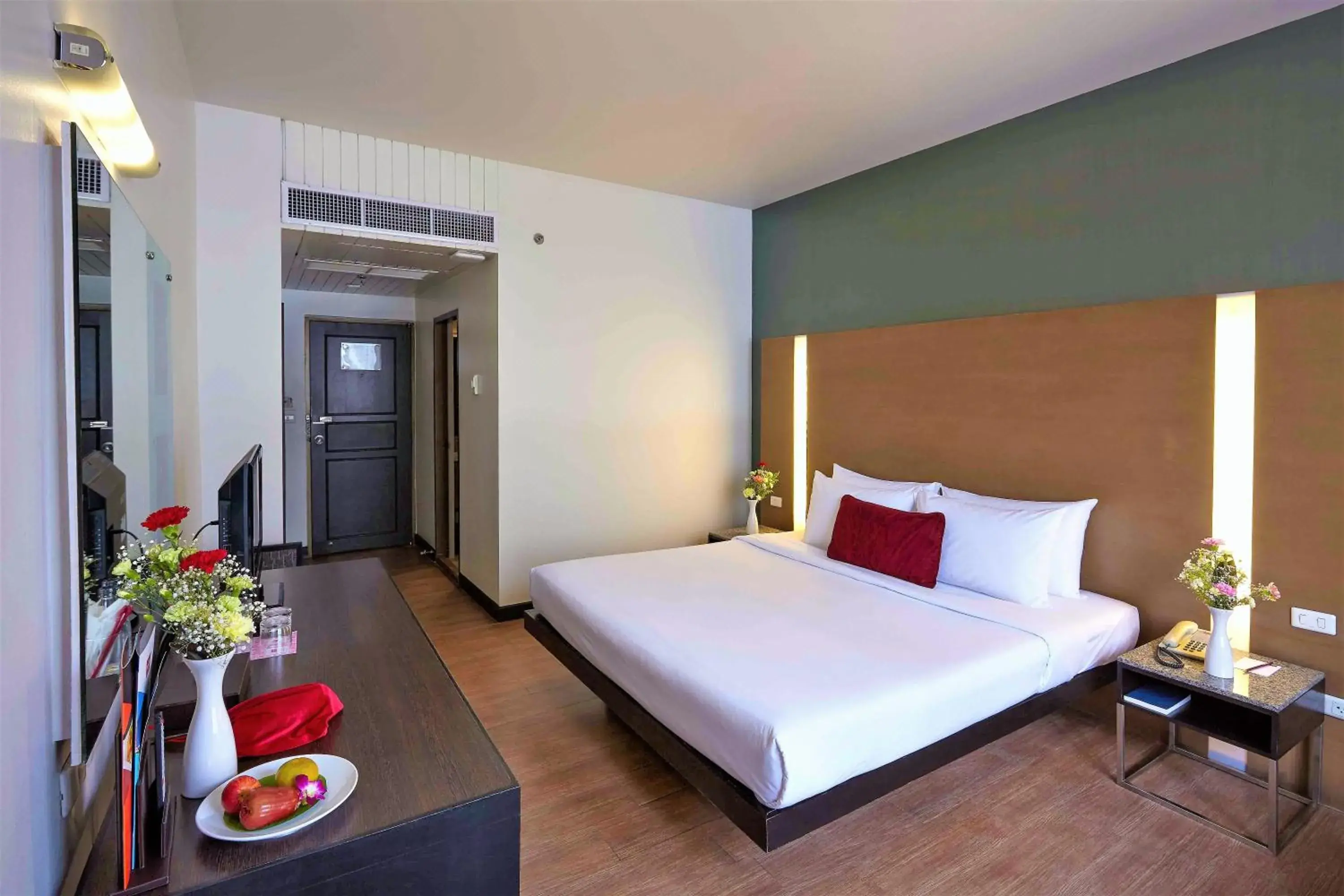 Standard Double Bed Square Wing in Ambassador Hotel Bangkok Standard Double Bed Square Wing in Ambassador Hotel Bangkok