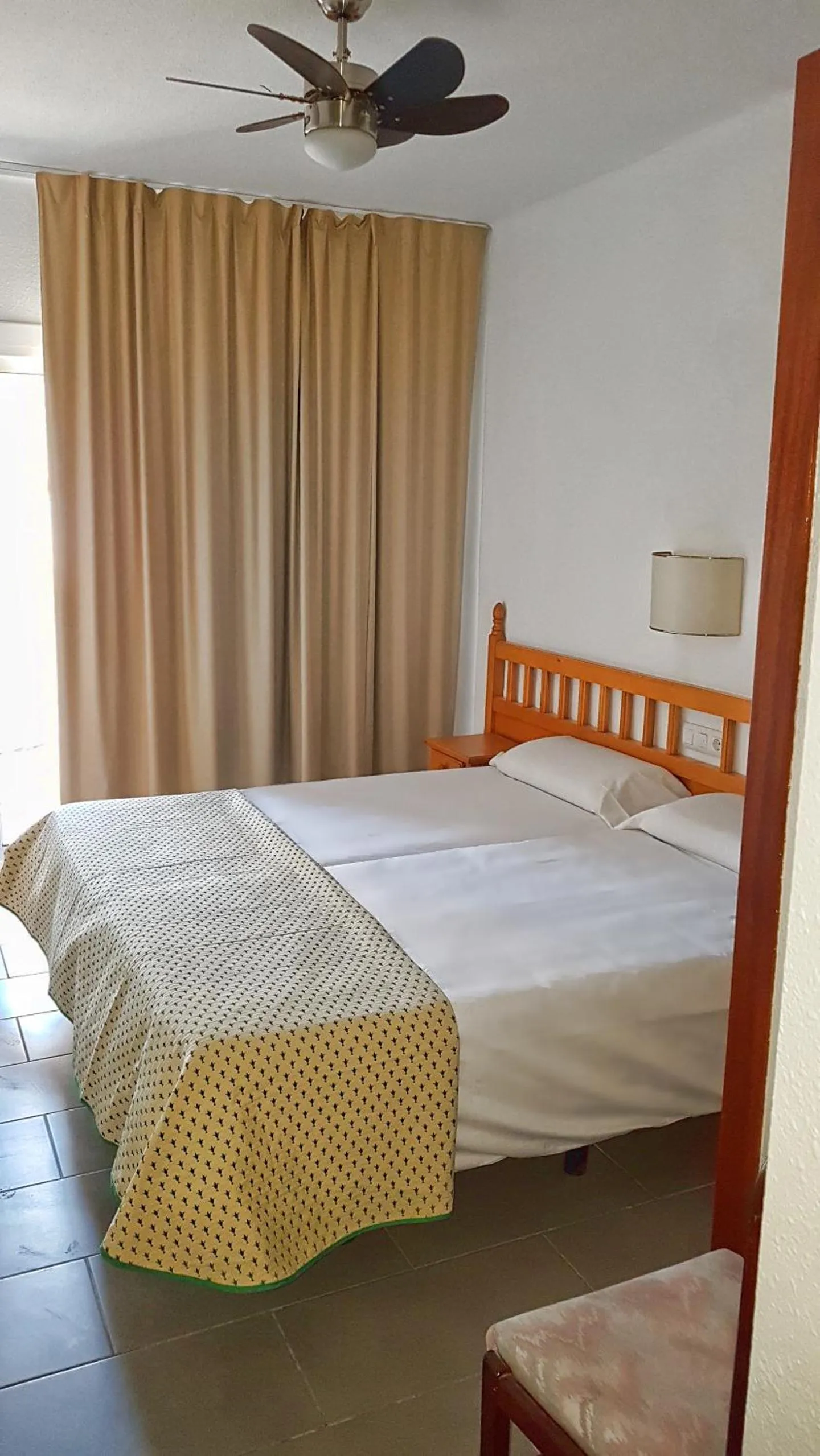 Photo of the whole room, Bed in Hostal Isabel