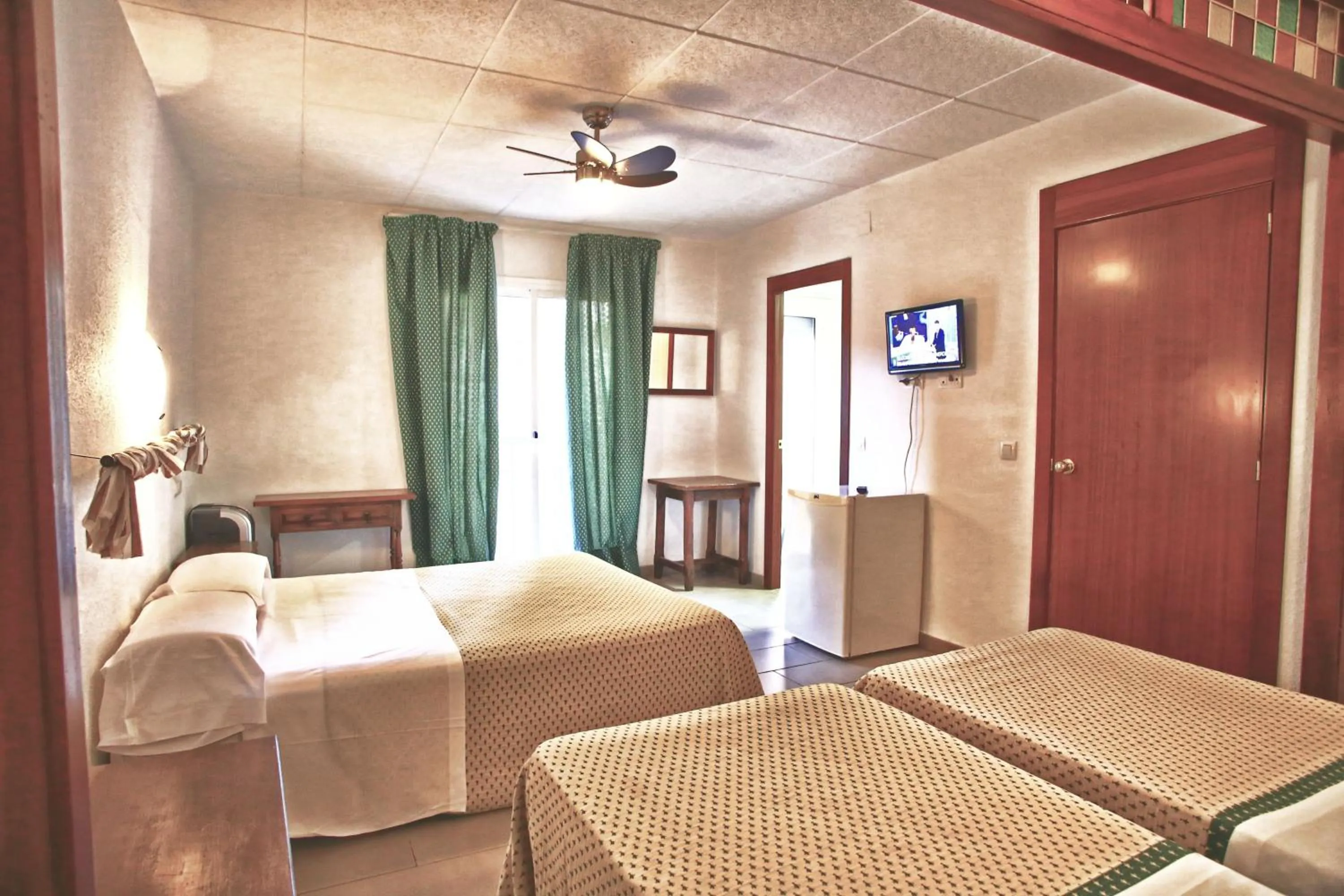 Bedroom, Bed in Hostal Isabel