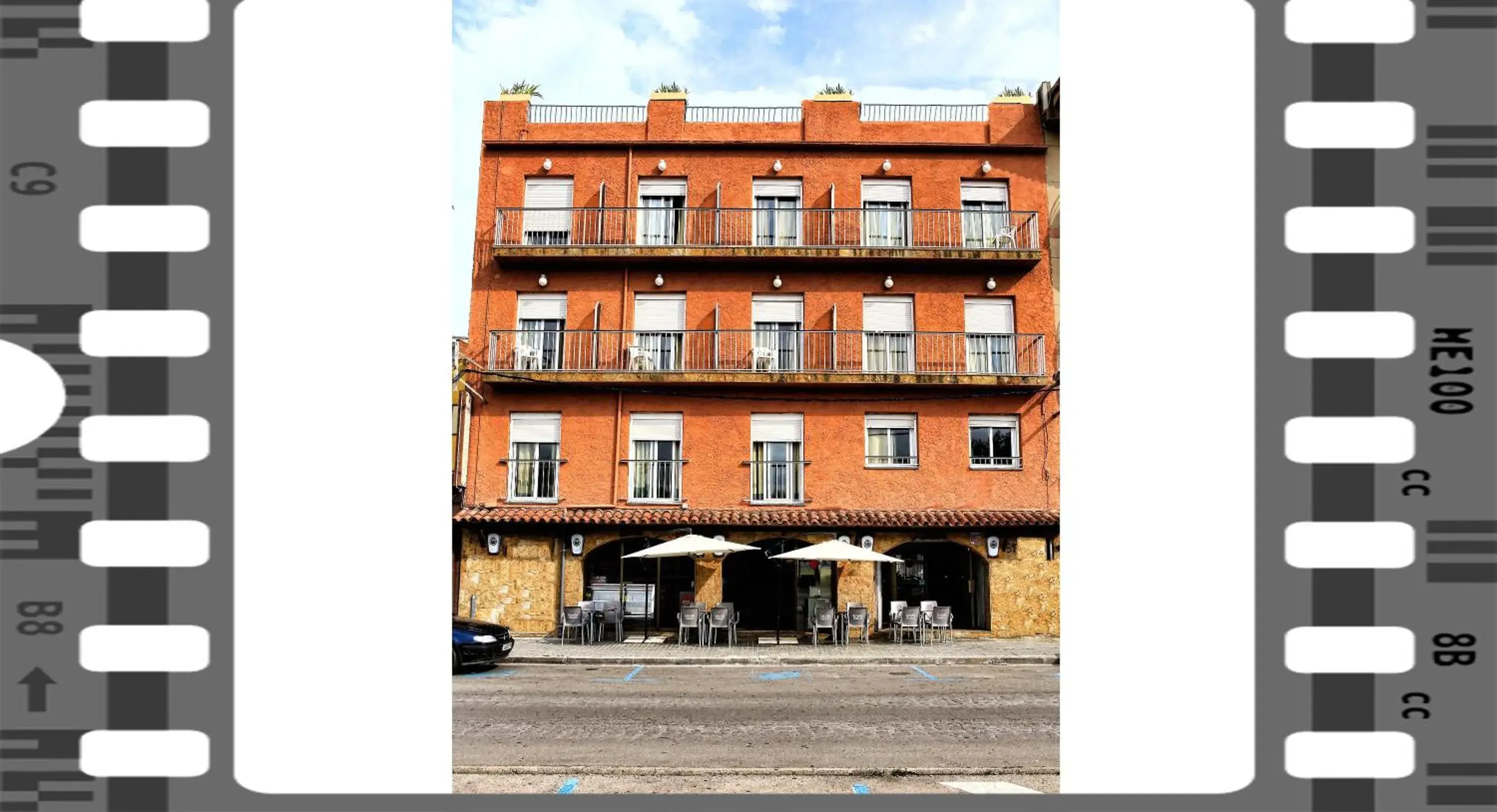 Facade/entrance in Hostal Isabel Facade/entrance in Hostal Isabel