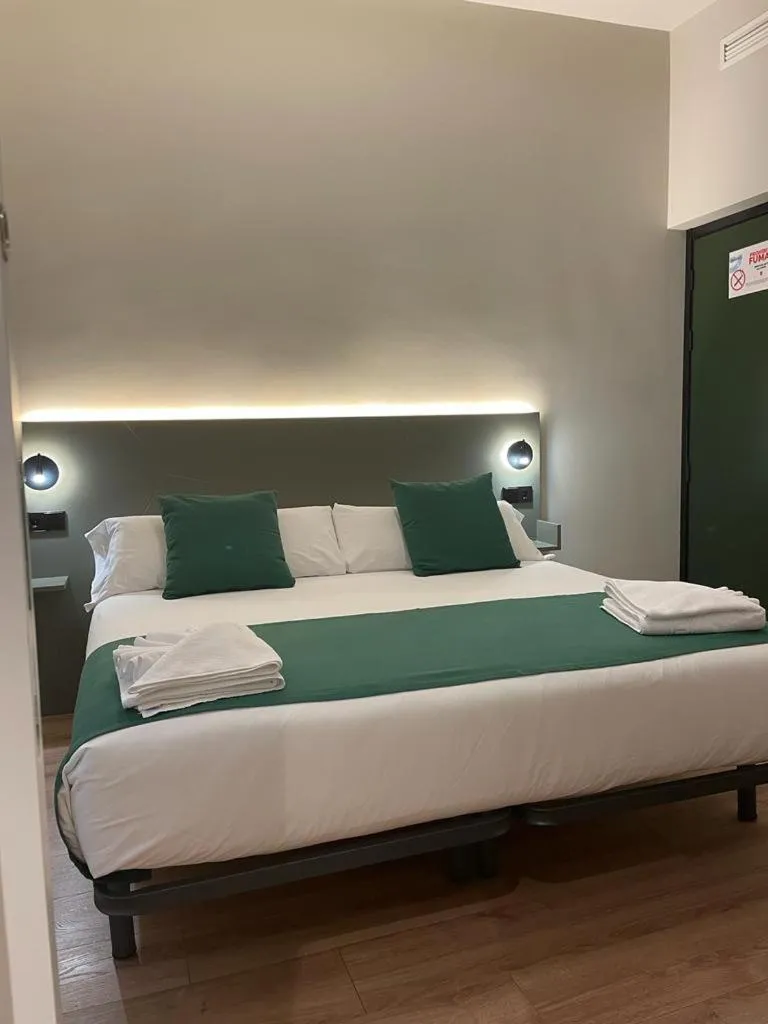 Bed in Hostal Anton Martin