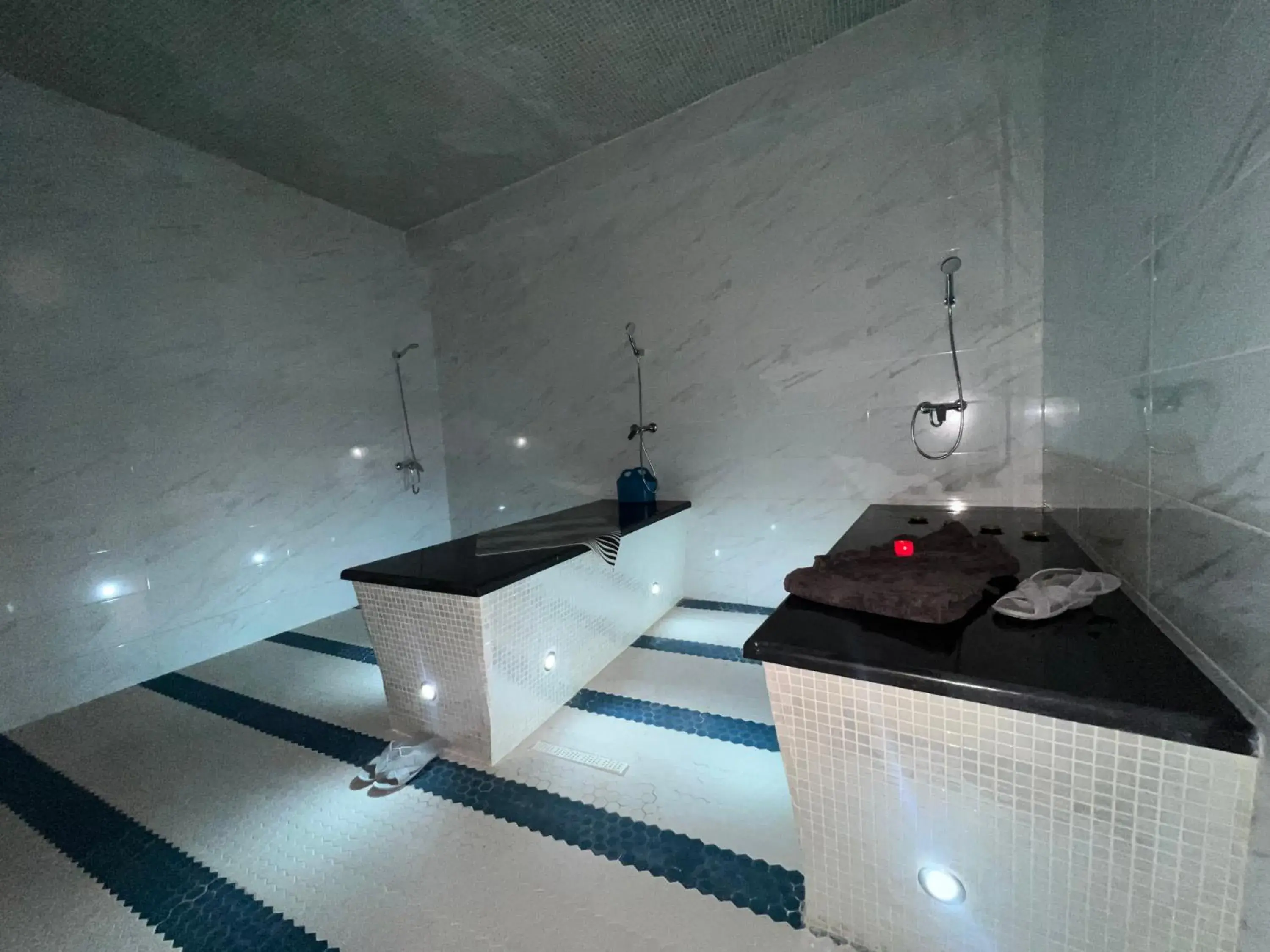 Massage, Bathroom in HAMILTON Agadir