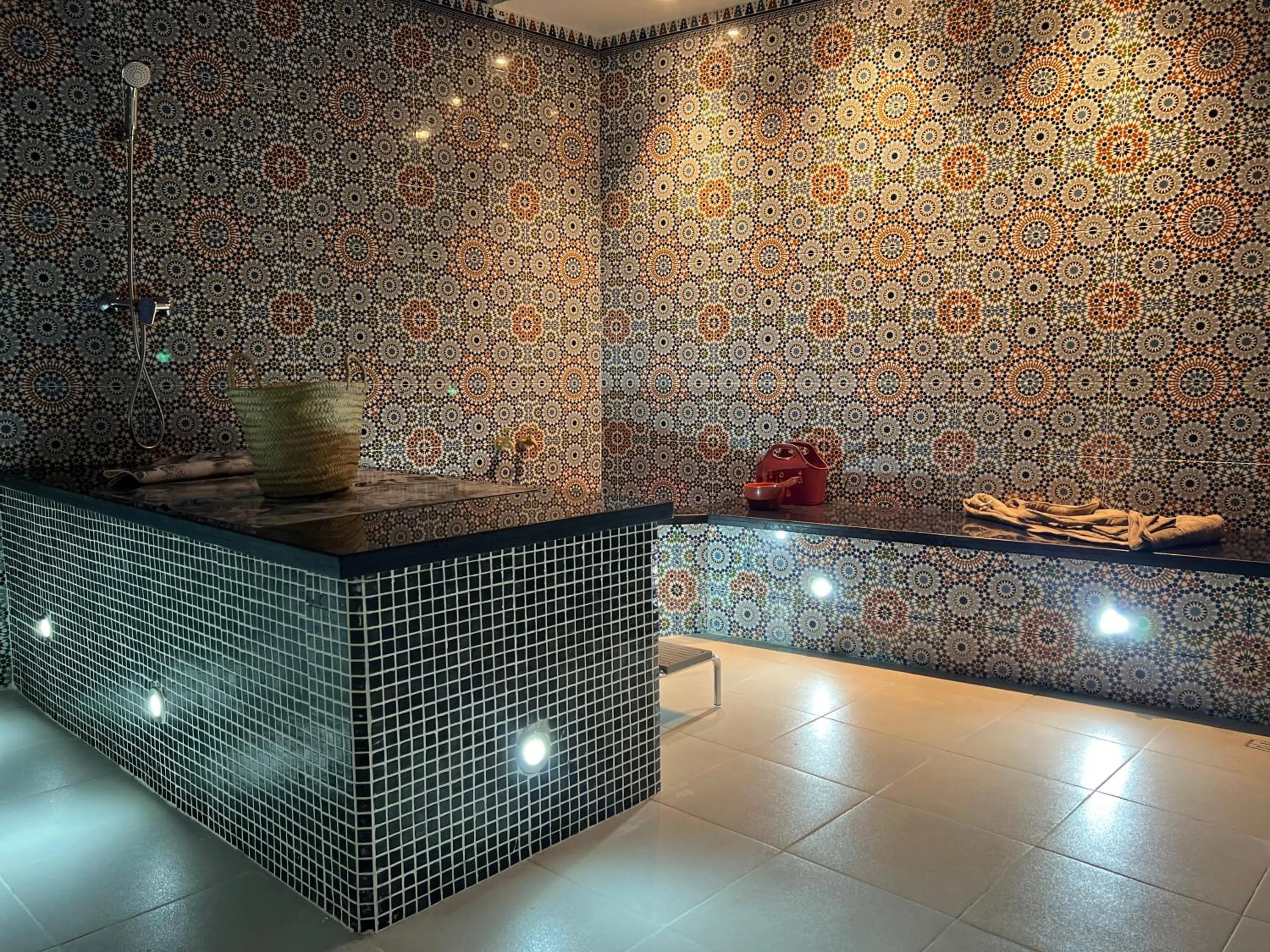 Massage in HAMILTON Agadir