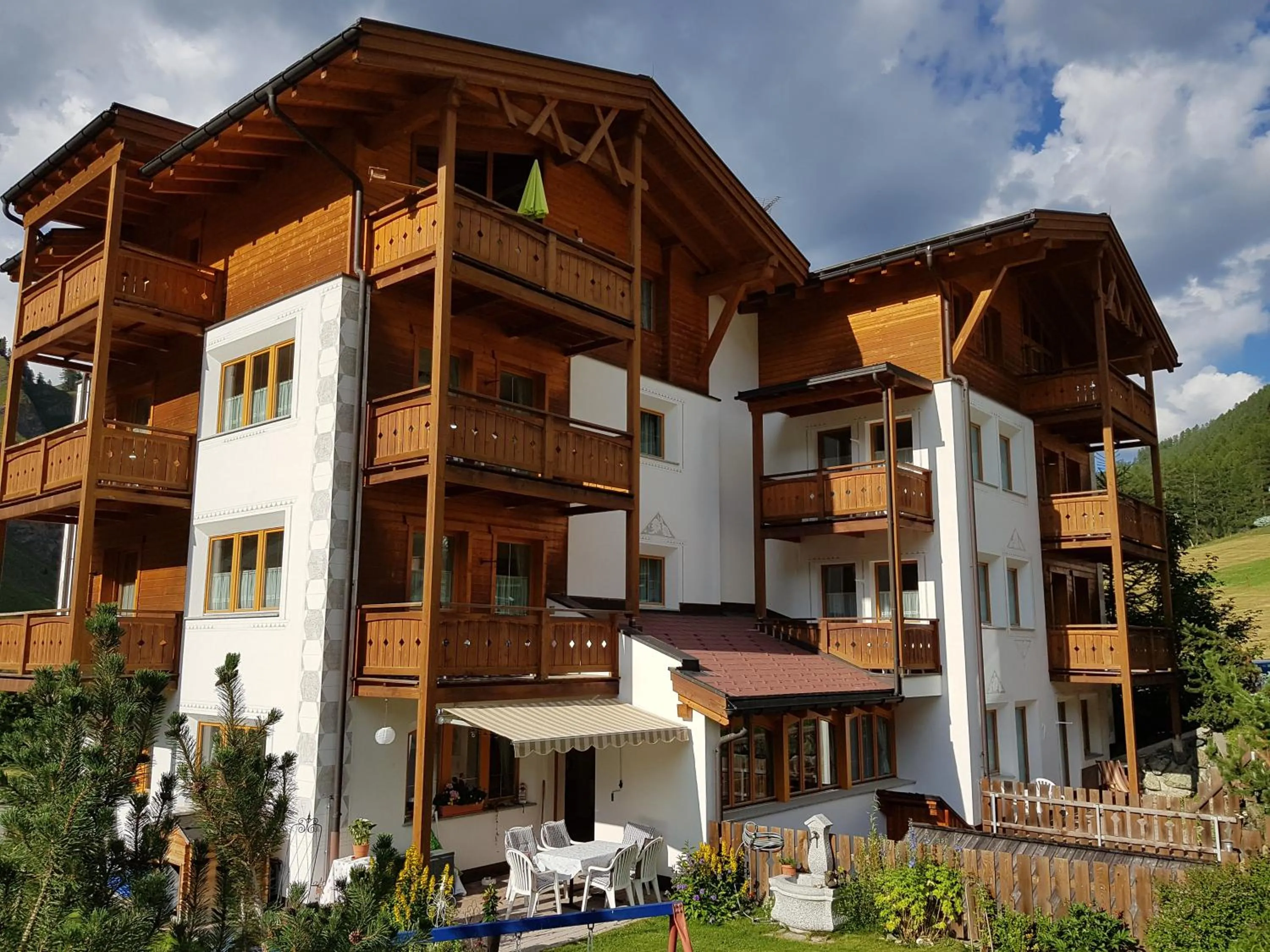 Facade/entrance in Apart-Garni Motnaida