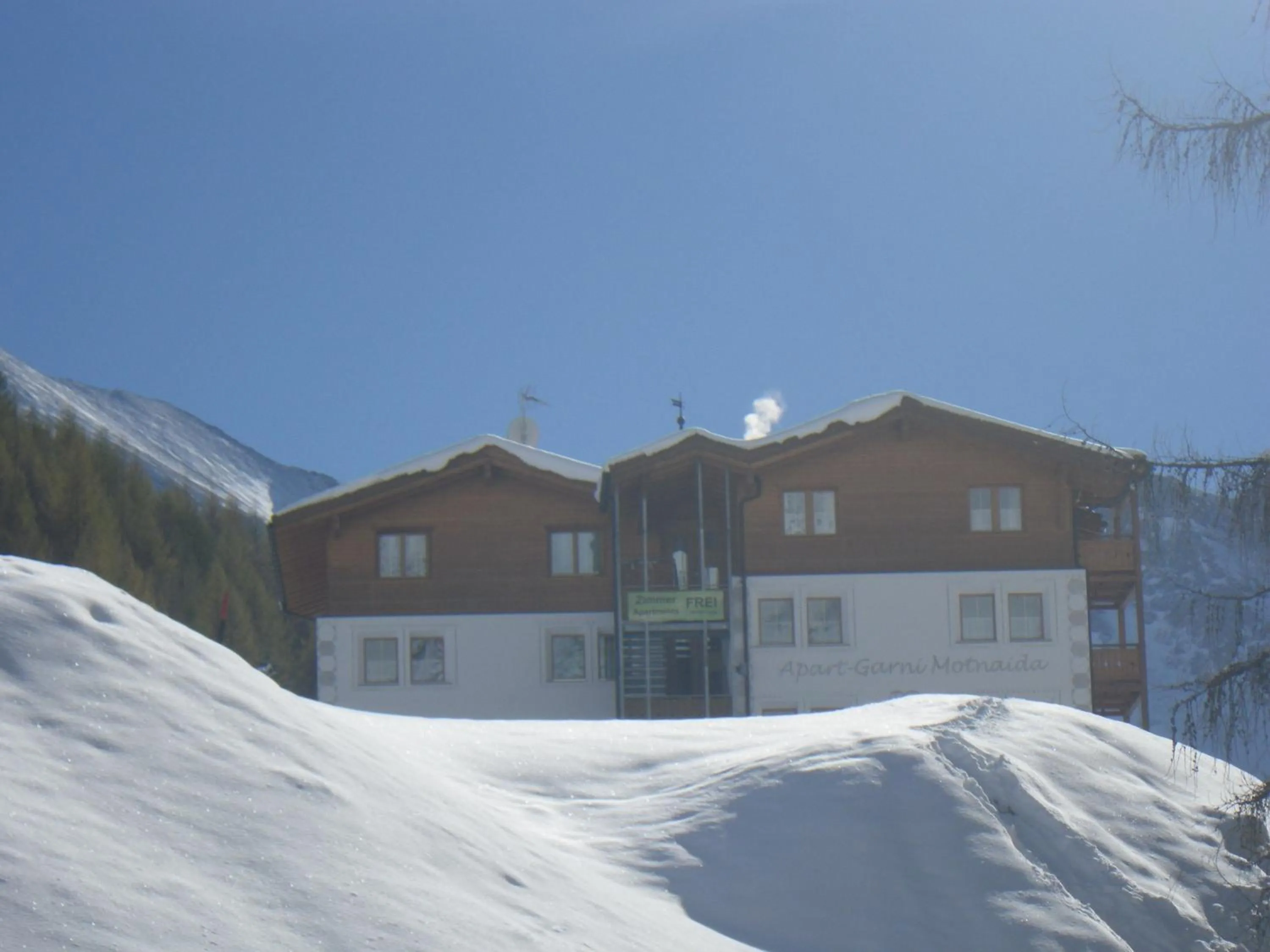 Facade/entrance in Apart-Garni Motnaida
