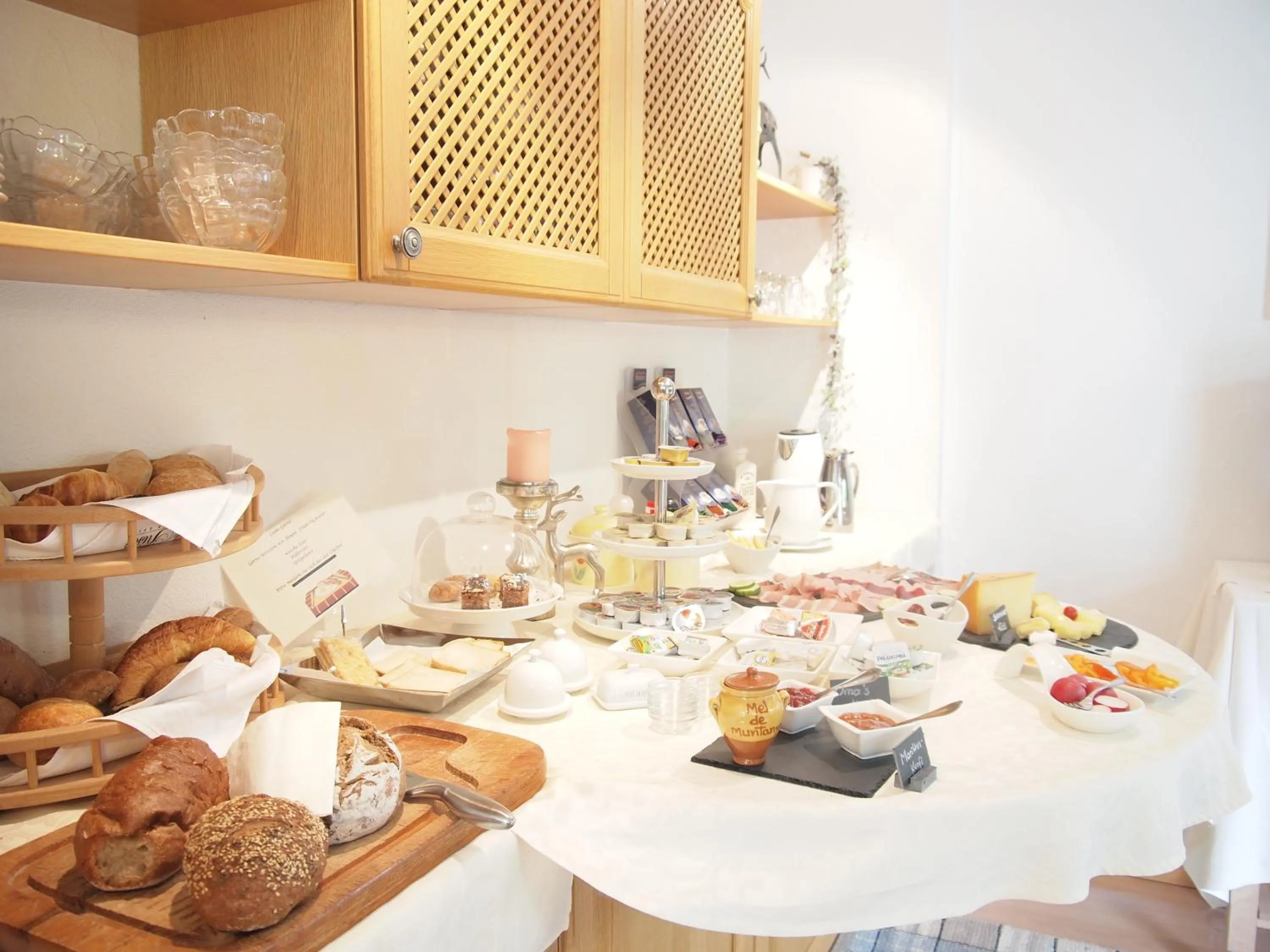 Food and drinks in Apart-Garni Motnaida