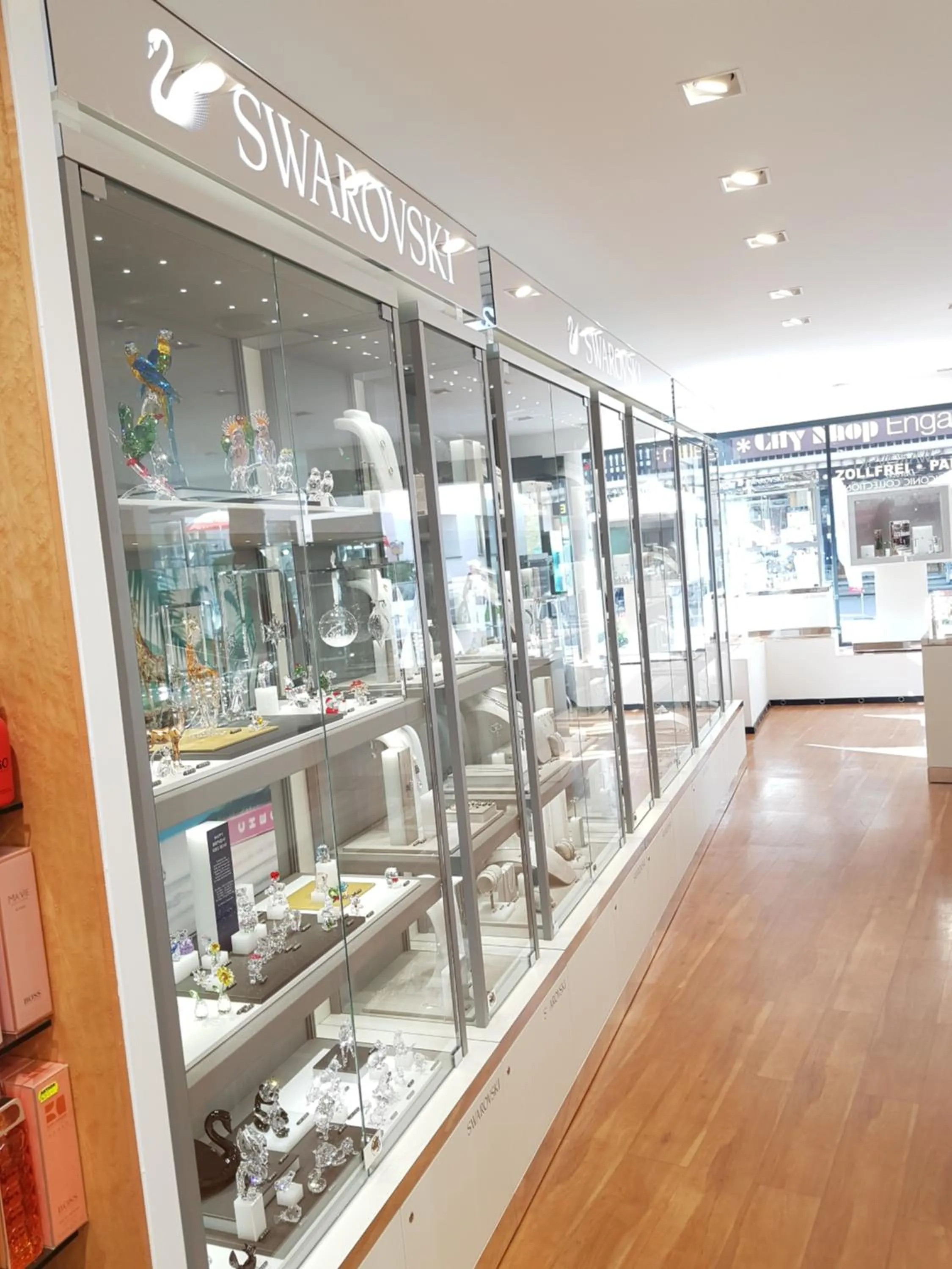 Shopping Area in Apart-Garni Motnaida