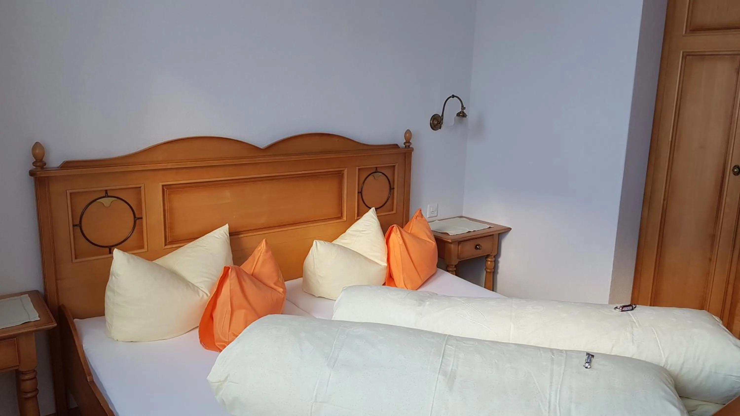 Bed in Apart-Garni Motnaida