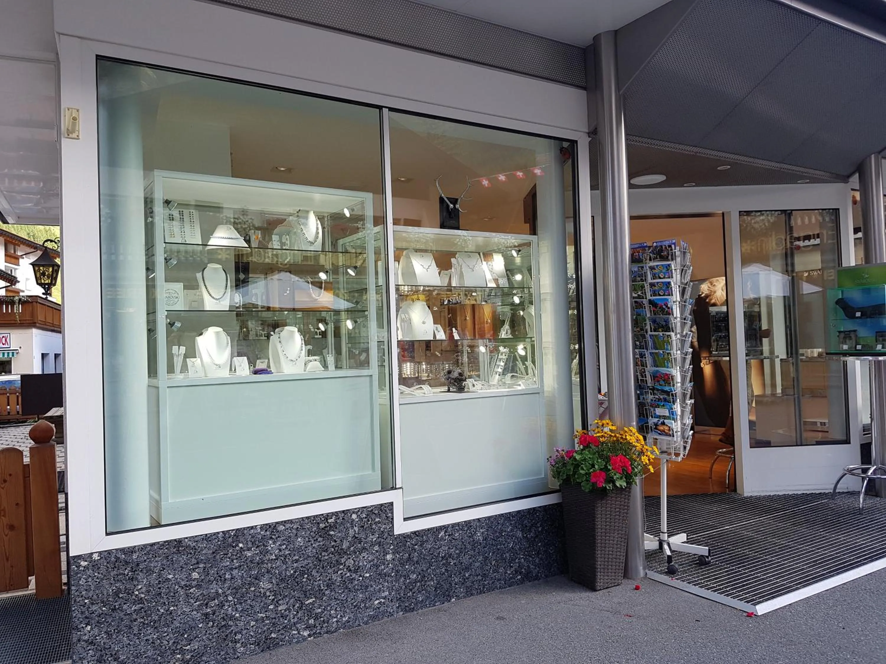 Shopping Area in Apart-Garni Motnaida