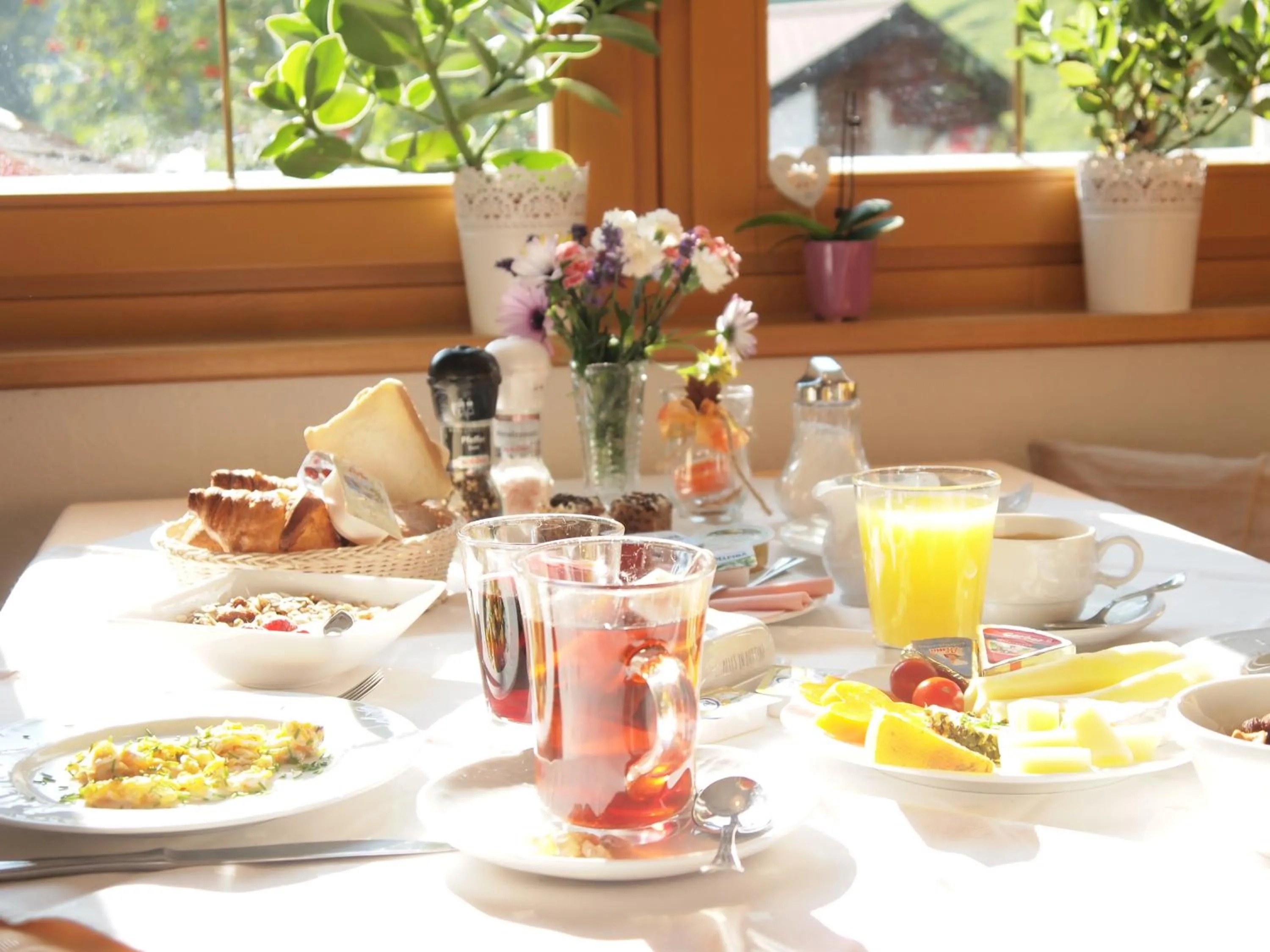 Buffet breakfast in Apart-Garni Motnaida