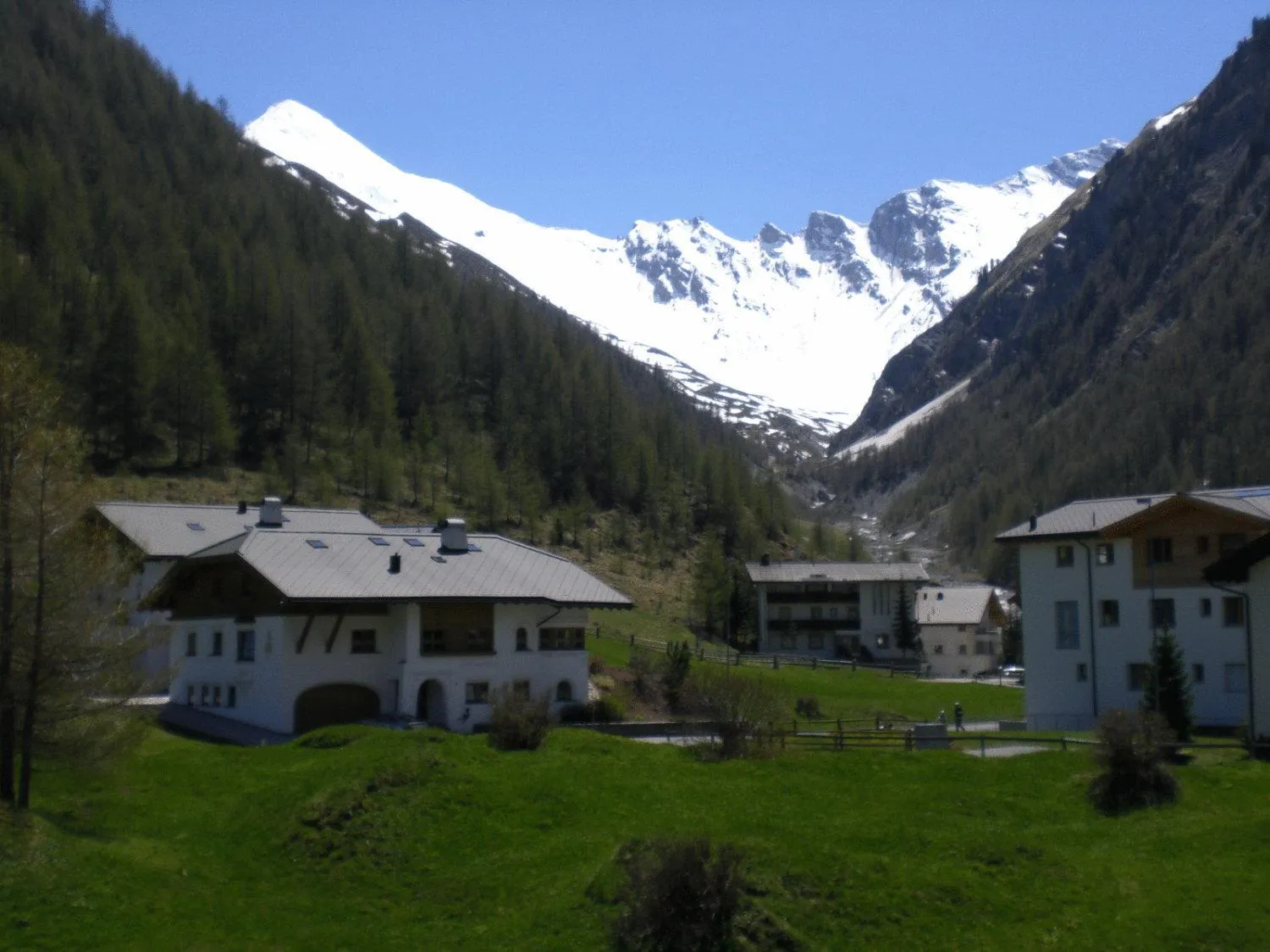 Garden in Apart-Garni Motnaida