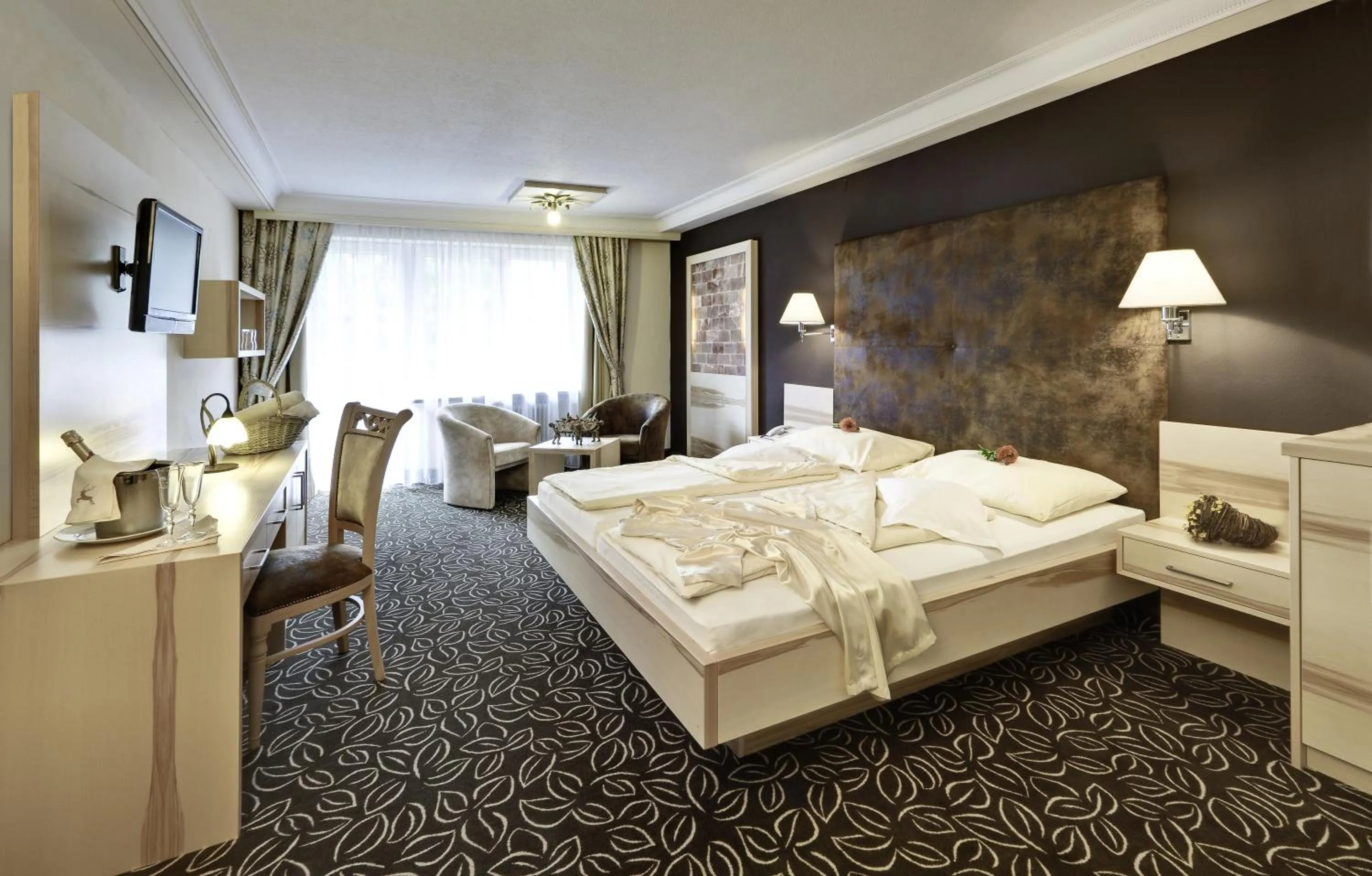 Day, Bed in Hotel "Zum Ritter"