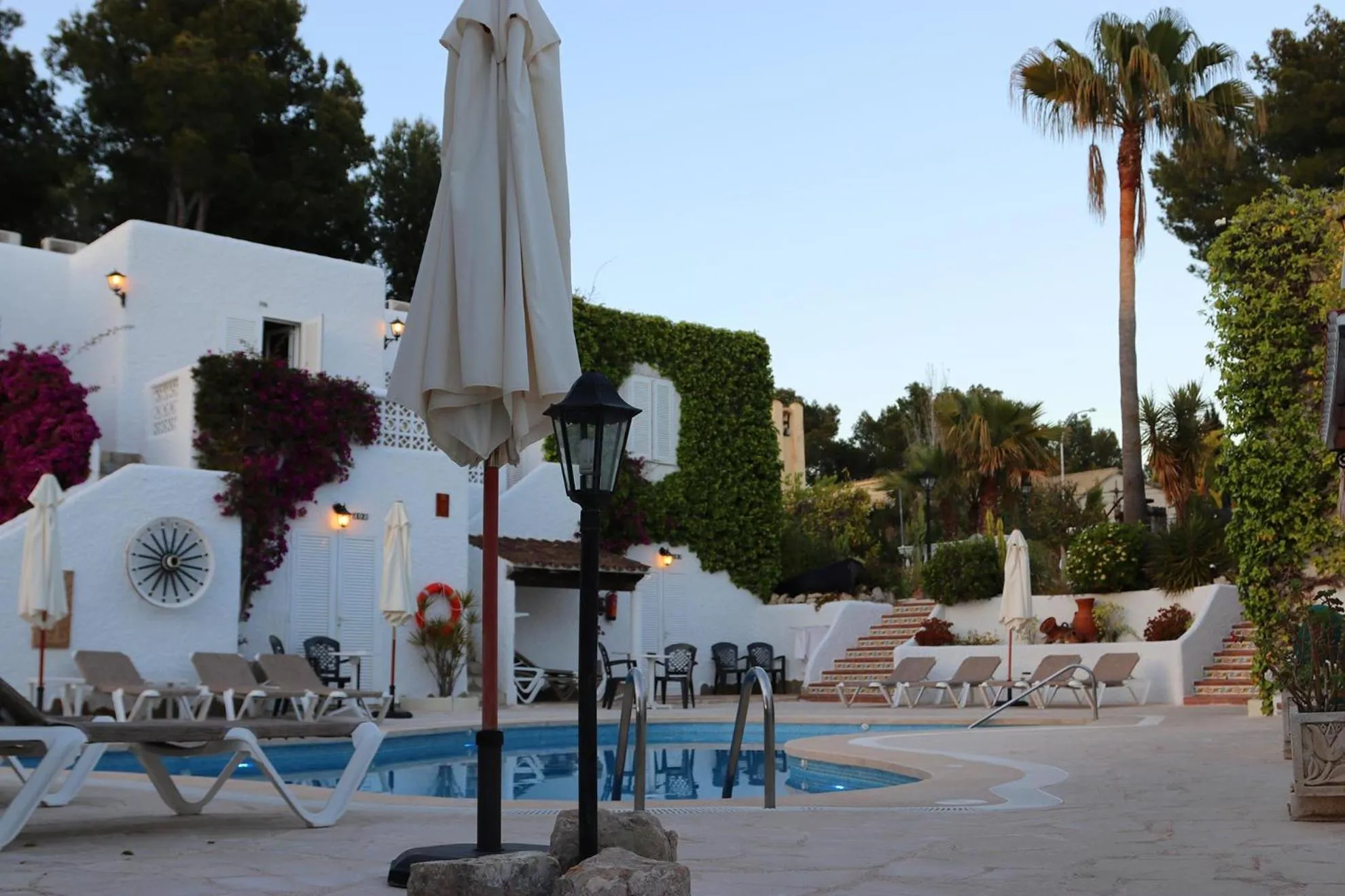 Villa Columbus Rooms and Restaurant