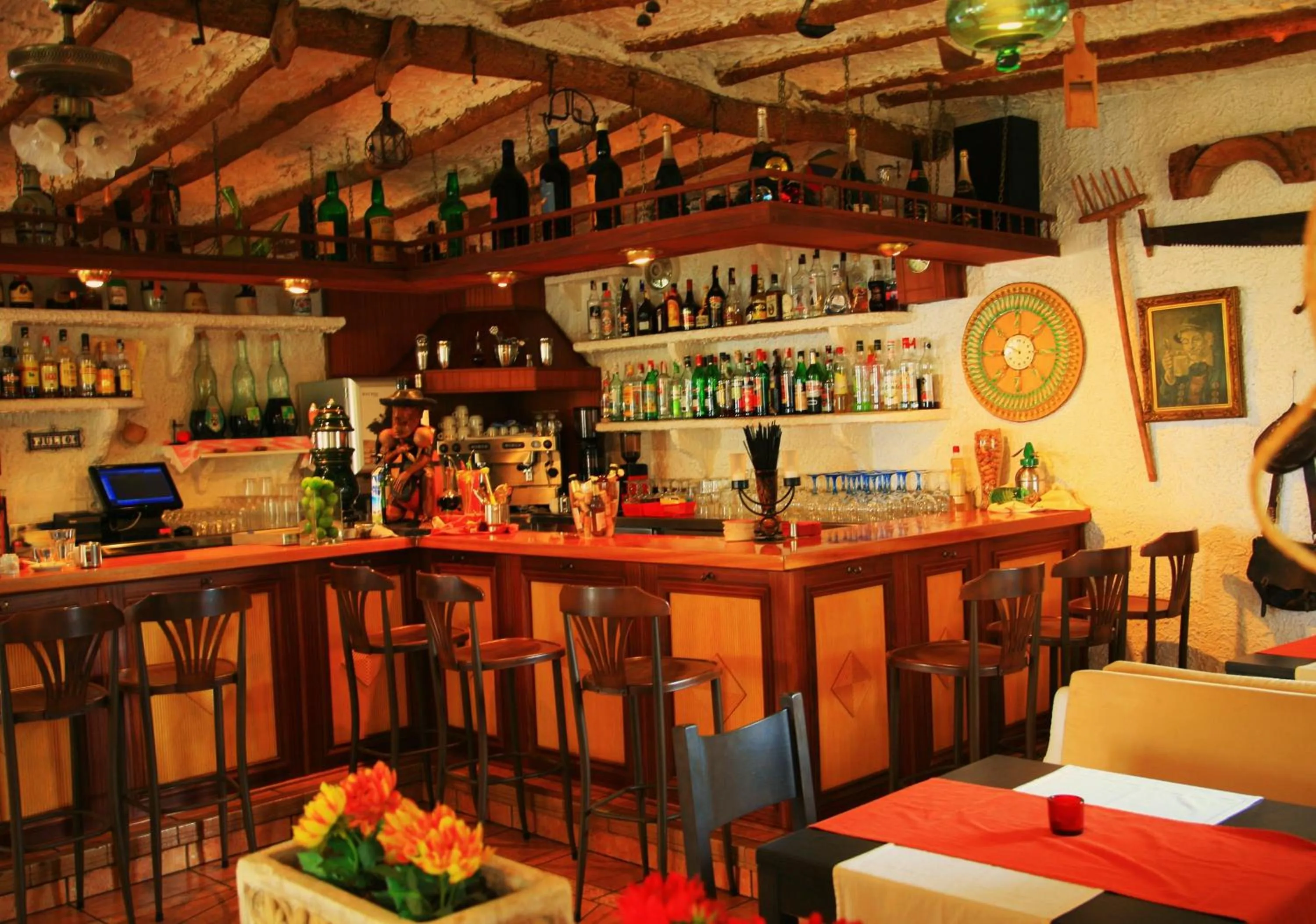 Restaurant/places to eat in Villa Columbus Rooms and Restaurant