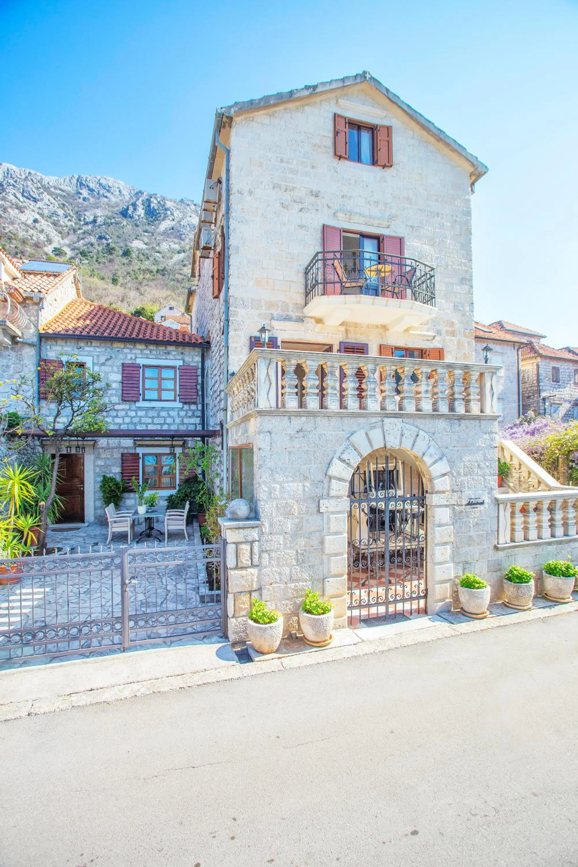 Facade/entrance in Hotel Admiral