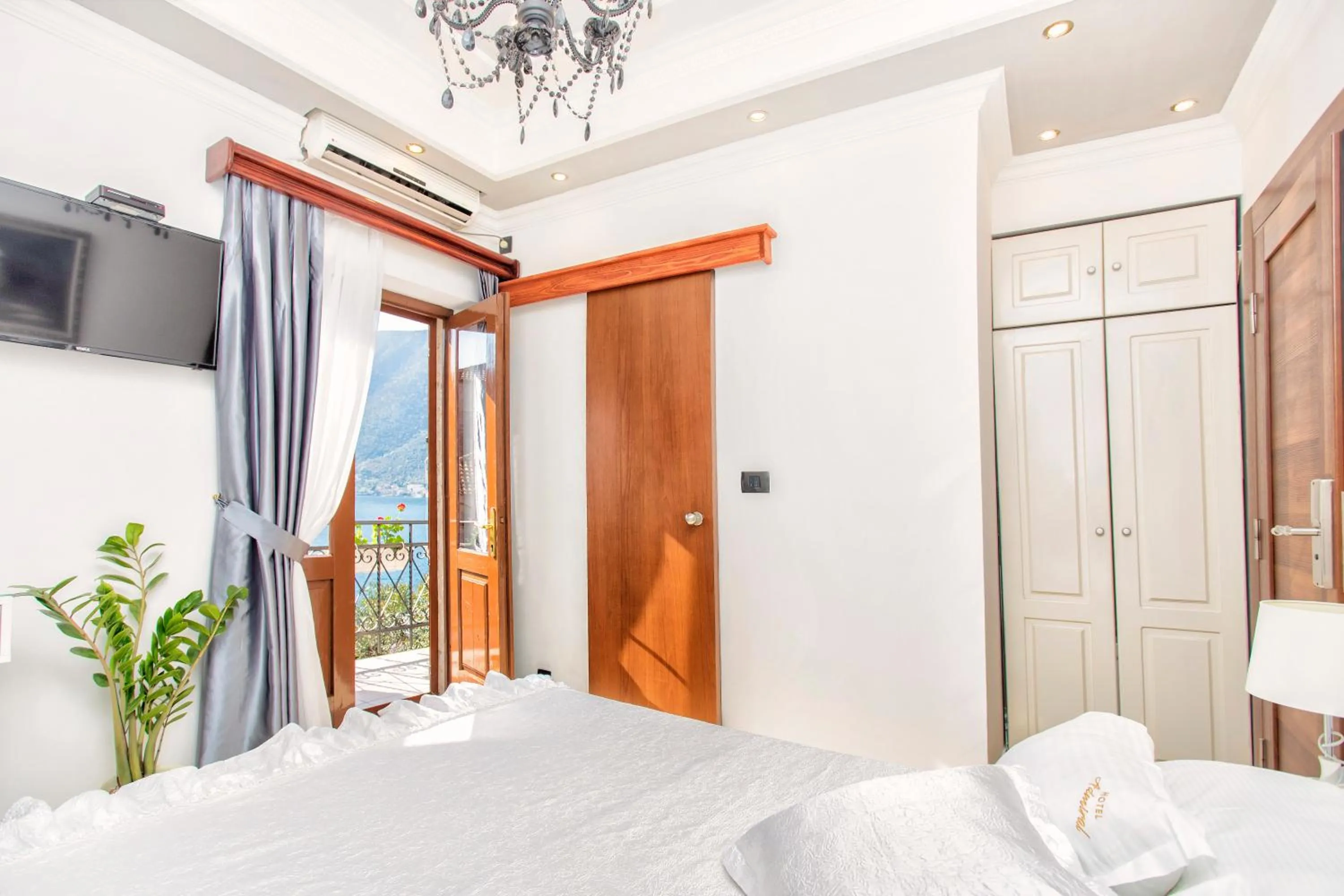 Bedroom, Bed in Hotel Admiral