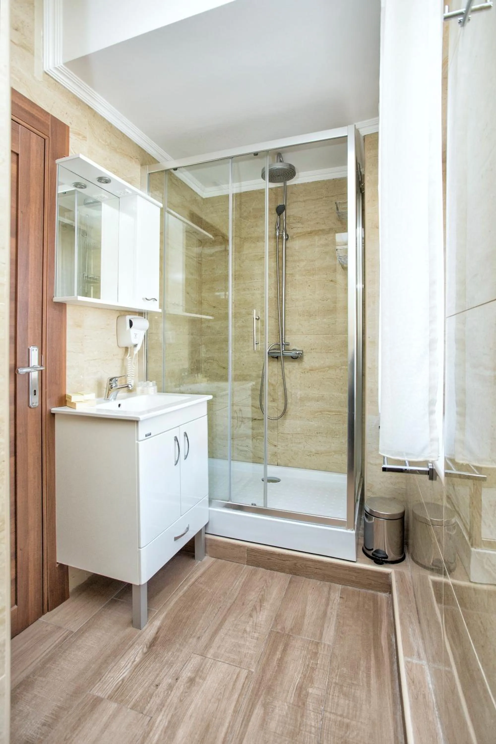 Bathroom in Hotel Admiral