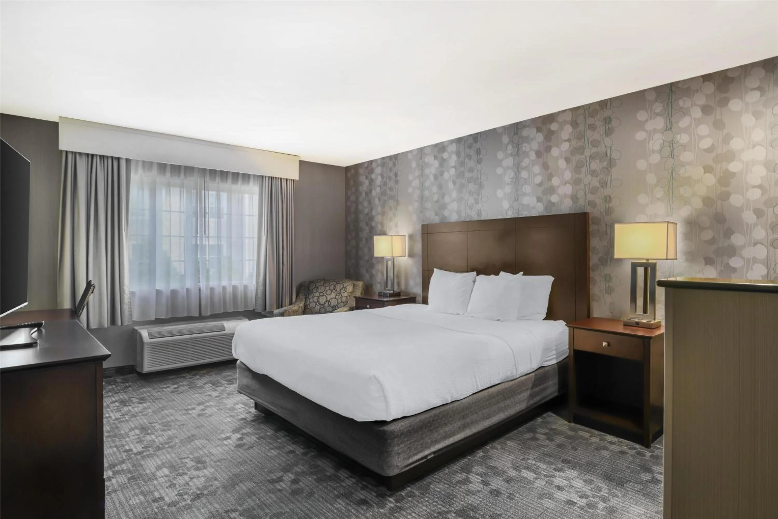 Bedroom, Bed in Best Western Concord Inn and Suites