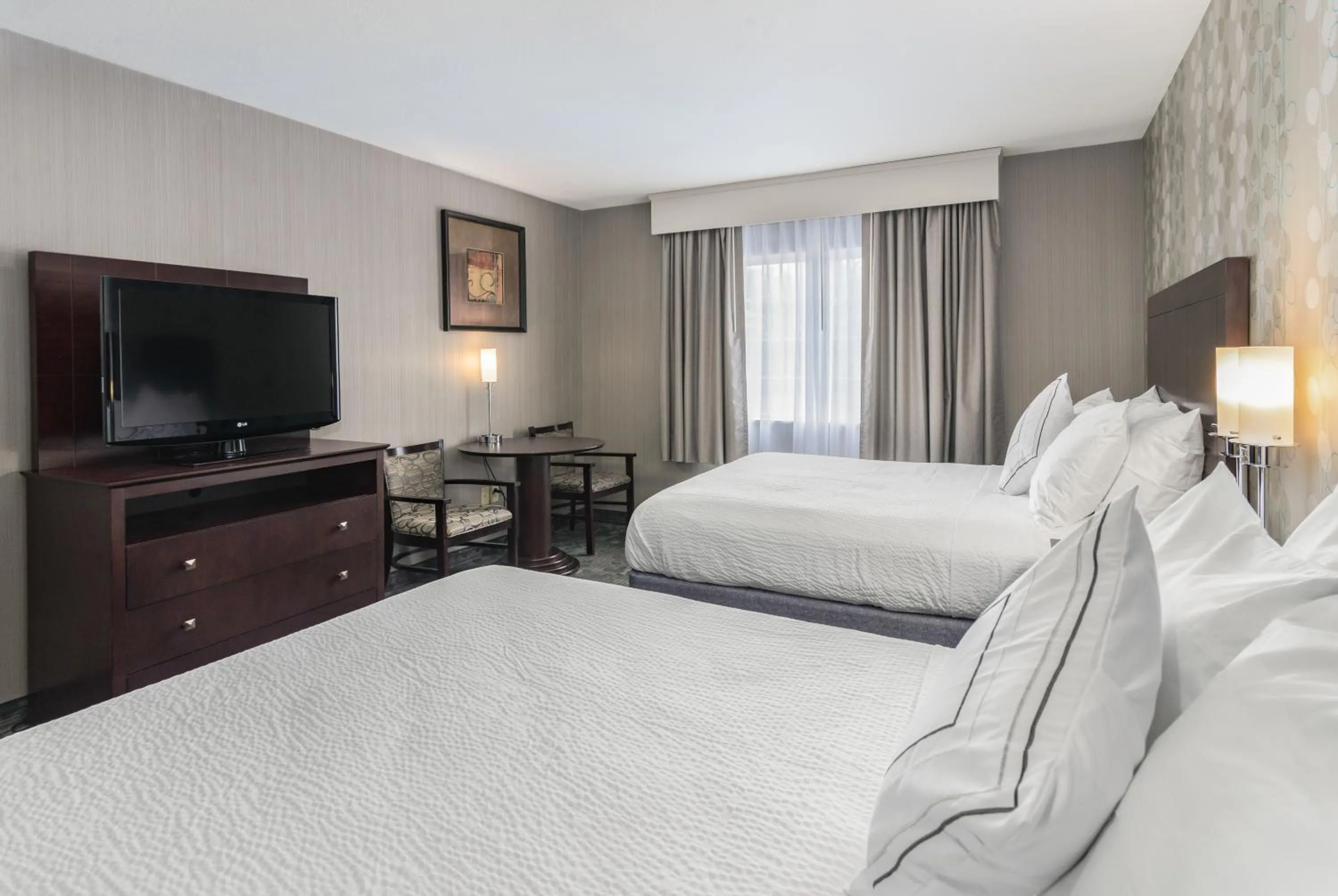 Bed in Best Western Concord Inn and Suites