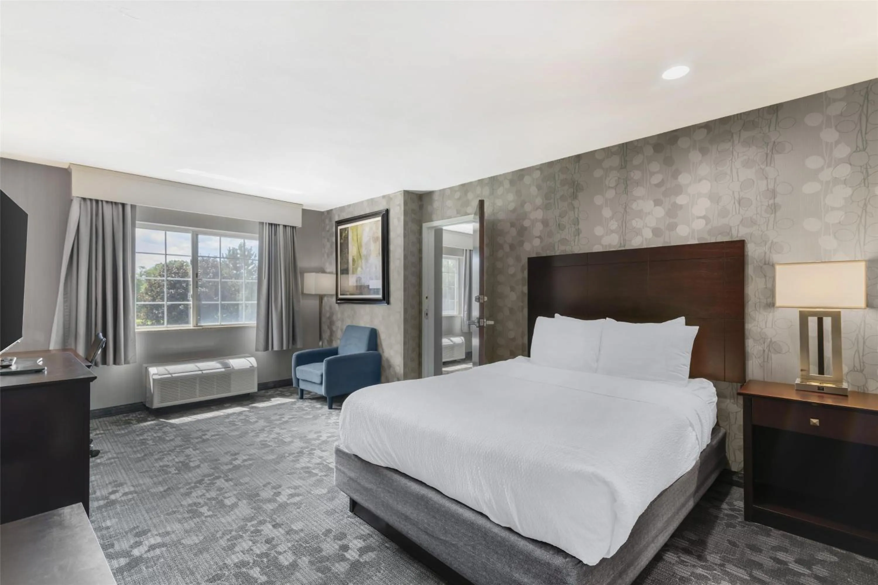 Bedroom, Bed in Best Western Concord Inn and Suites