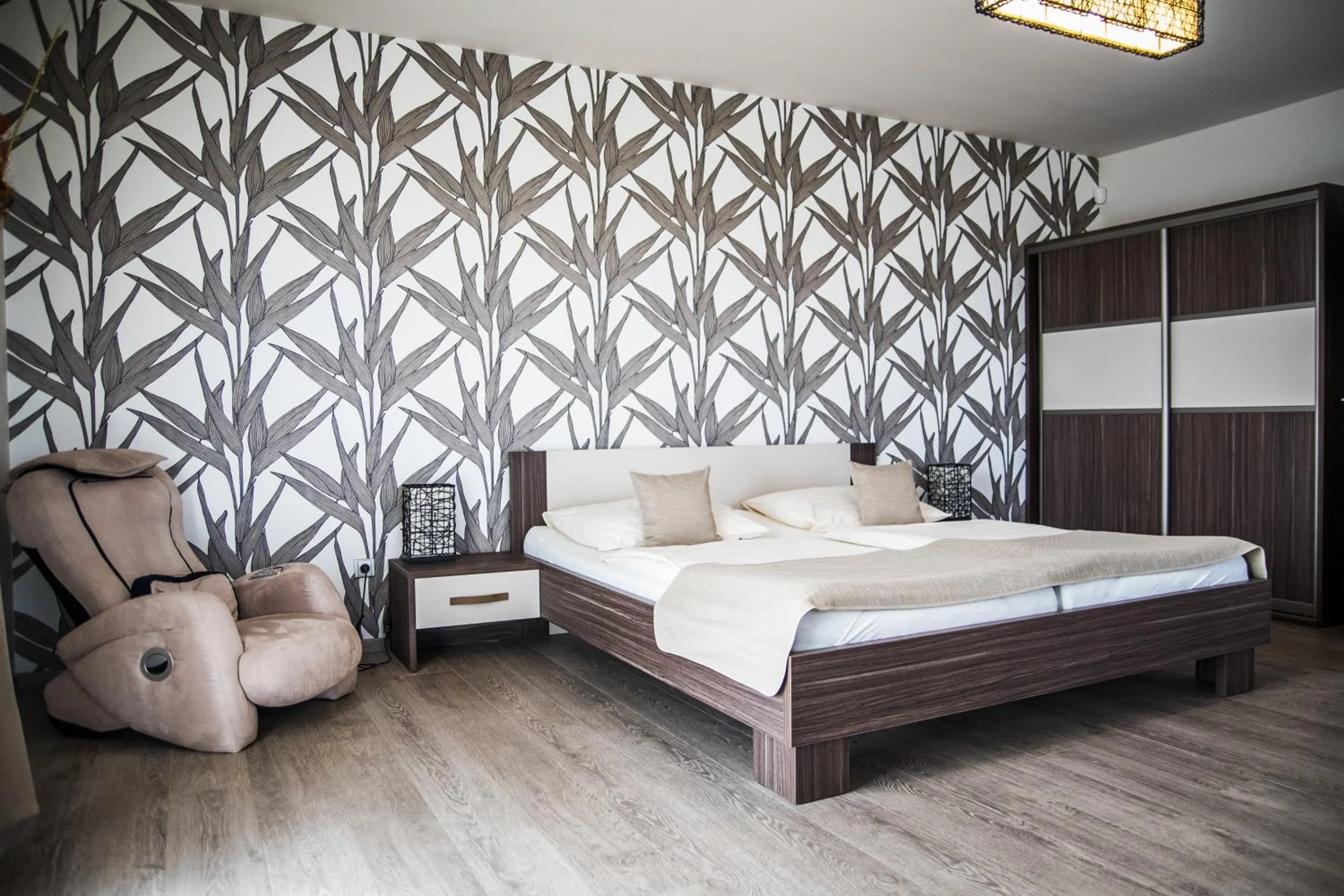 Bedroom, Bed in Hotel Elegance