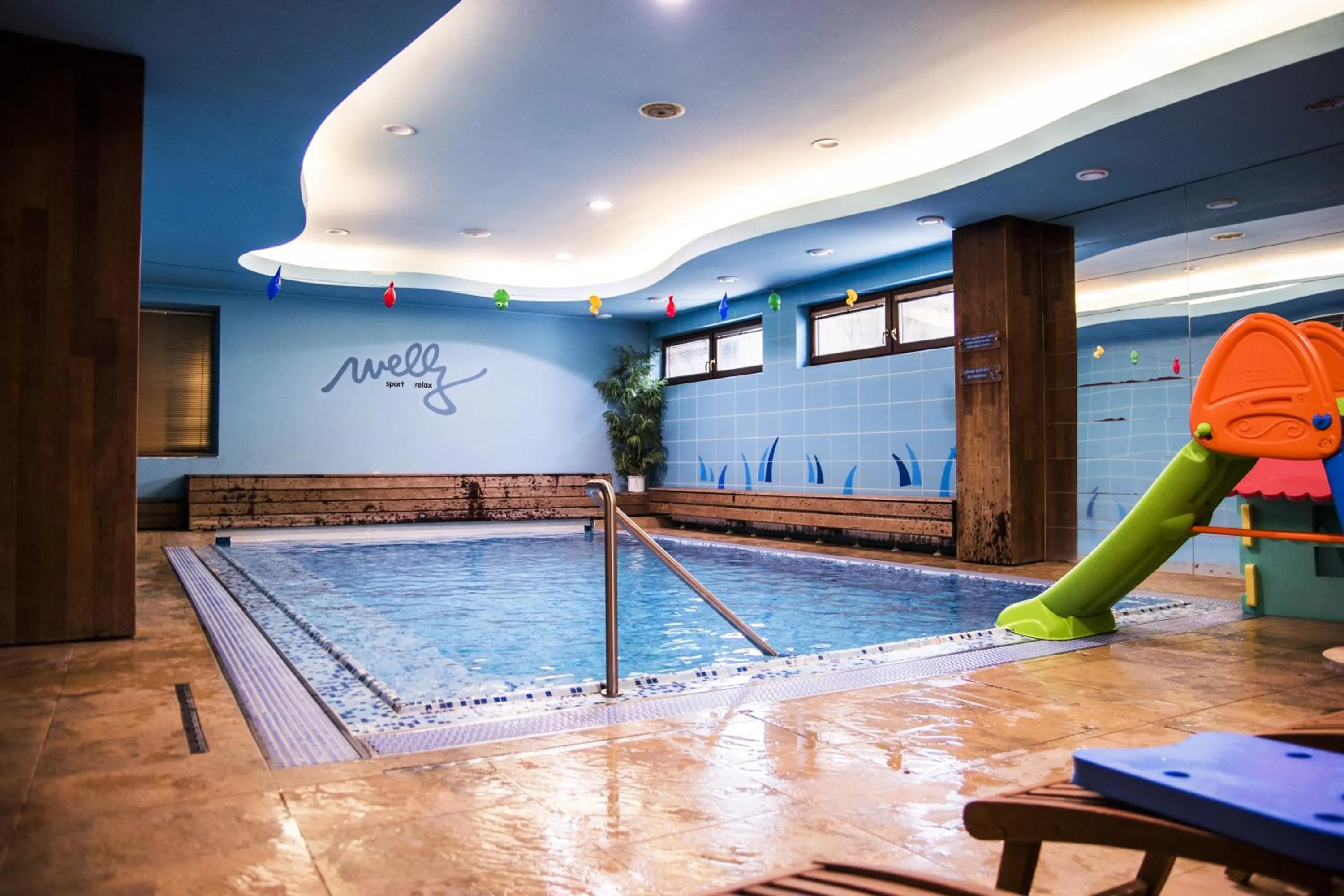 Swimming pool in Hotel Elegance