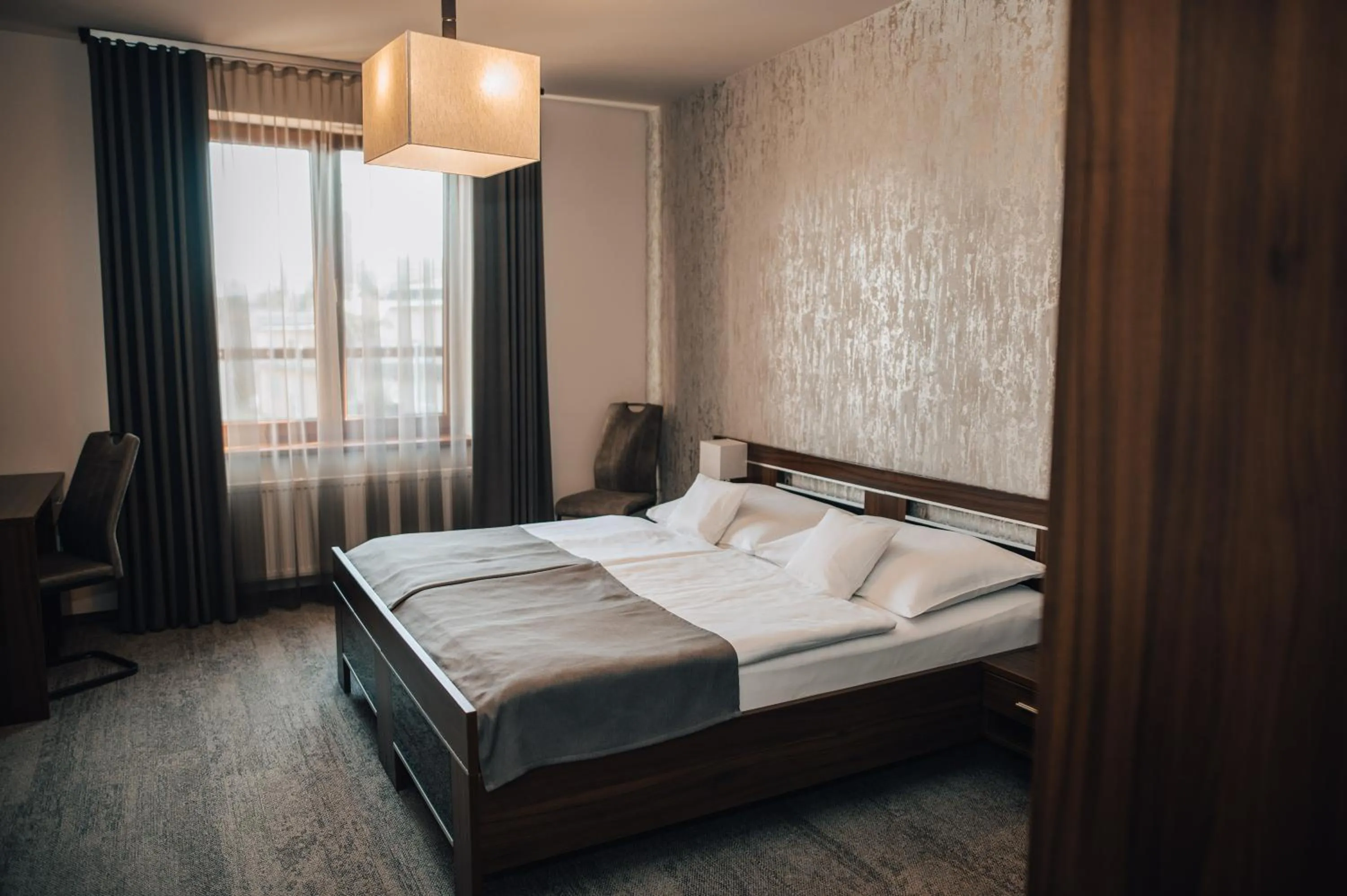 Property building, Bed in Hotel Elegance