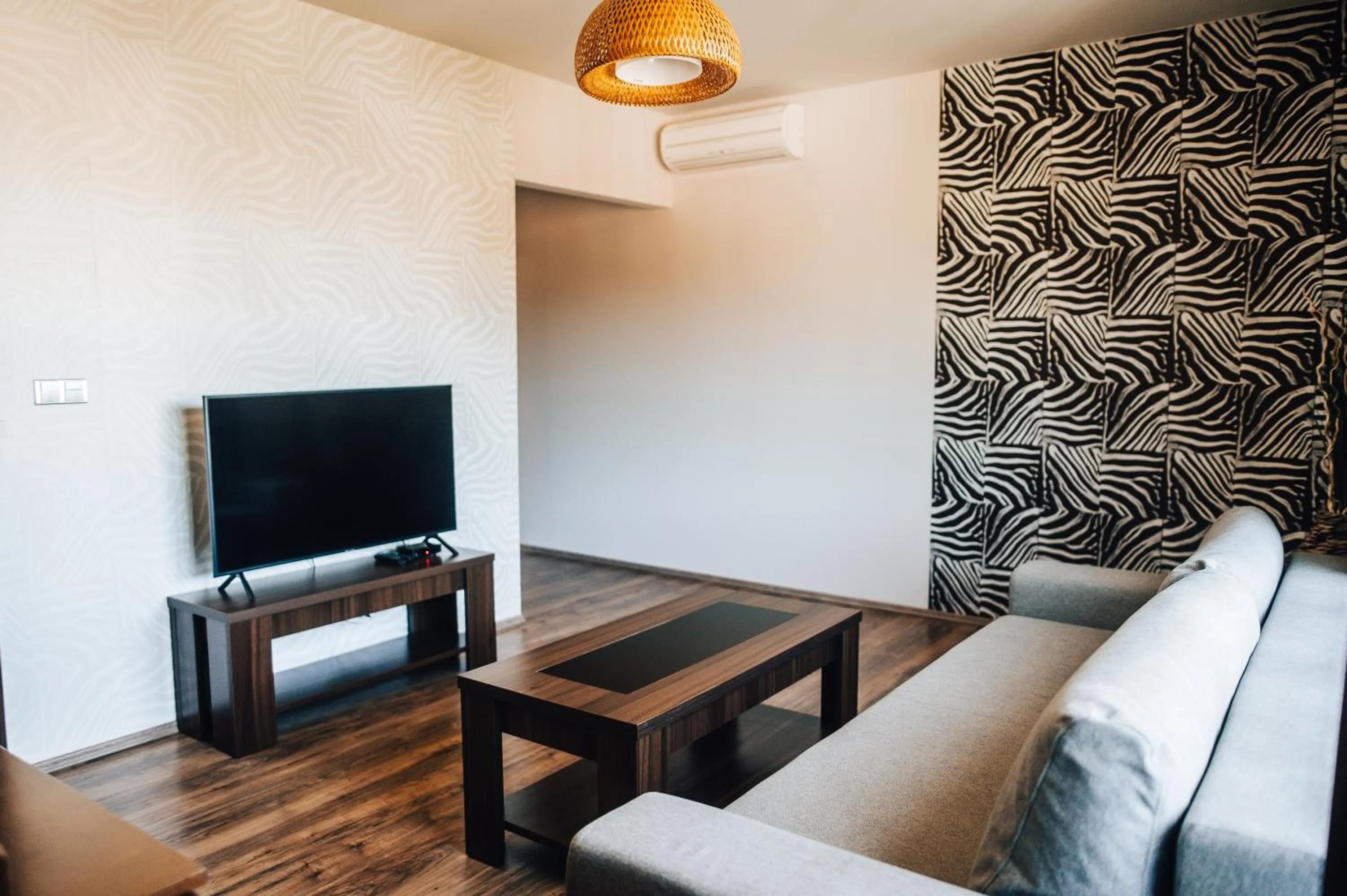 TV and multimedia in Hotel Elegance