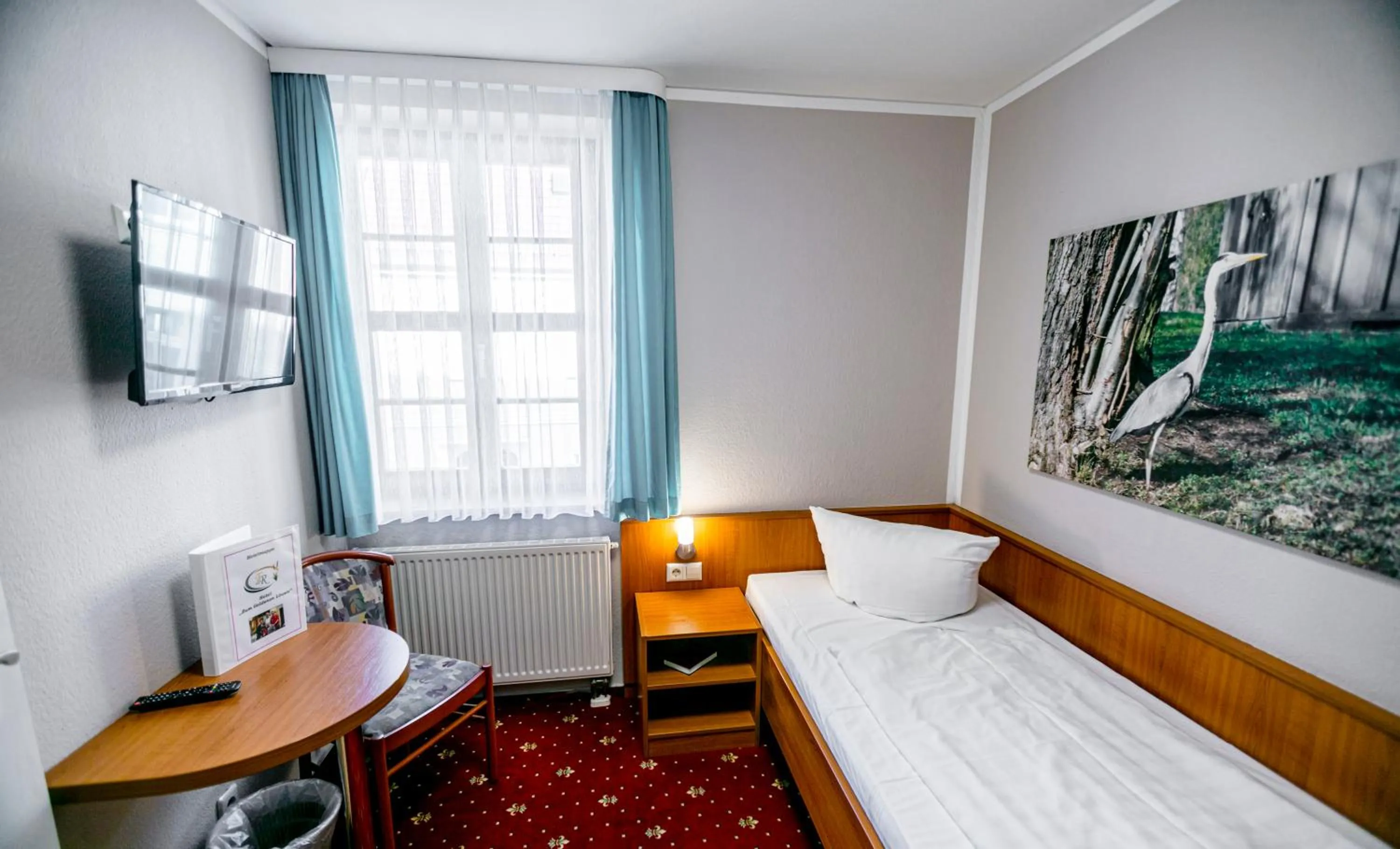 Bed in Hotel Zum Goldenen Löwen