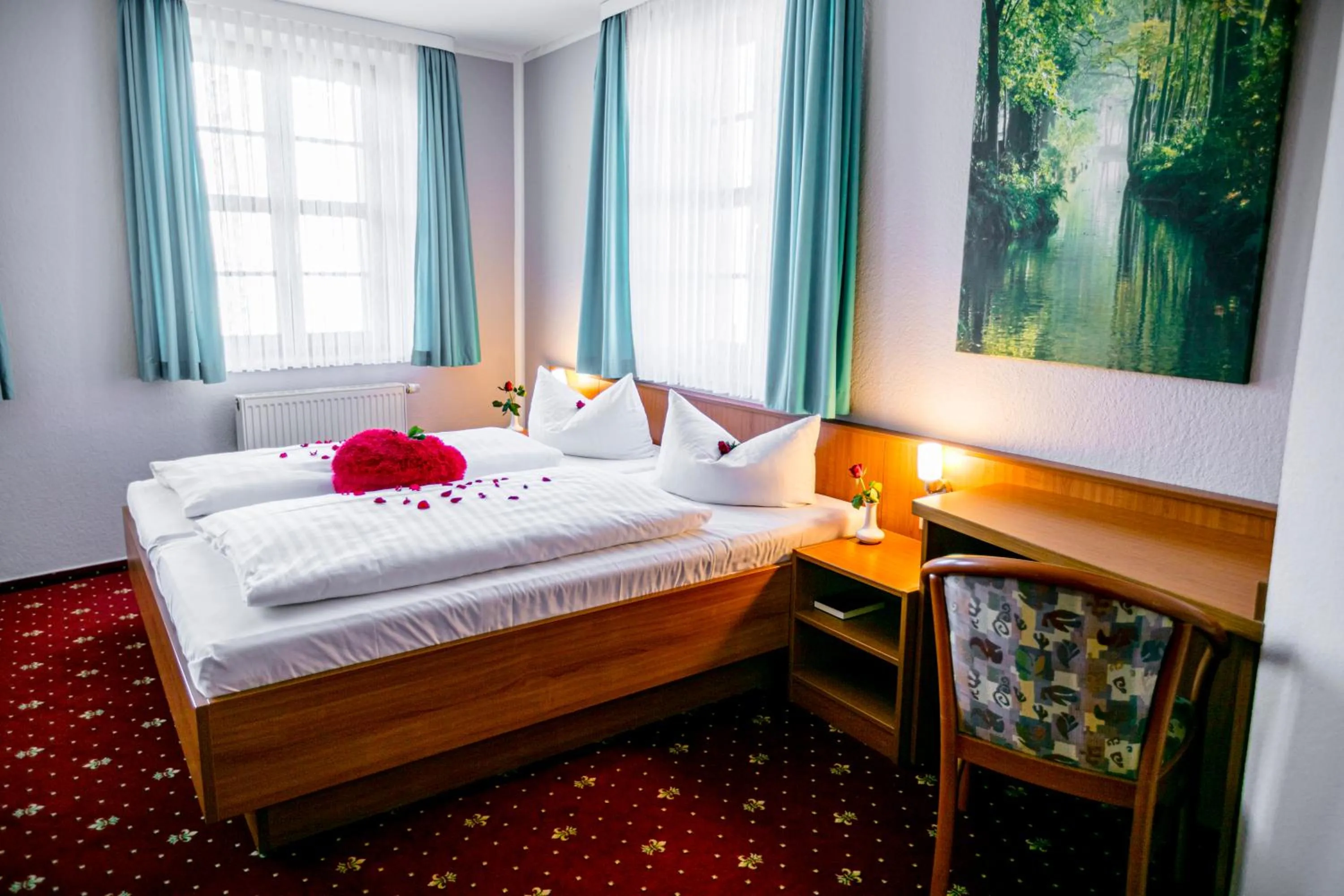 Bed in Hotel Zum Goldenen Löwen