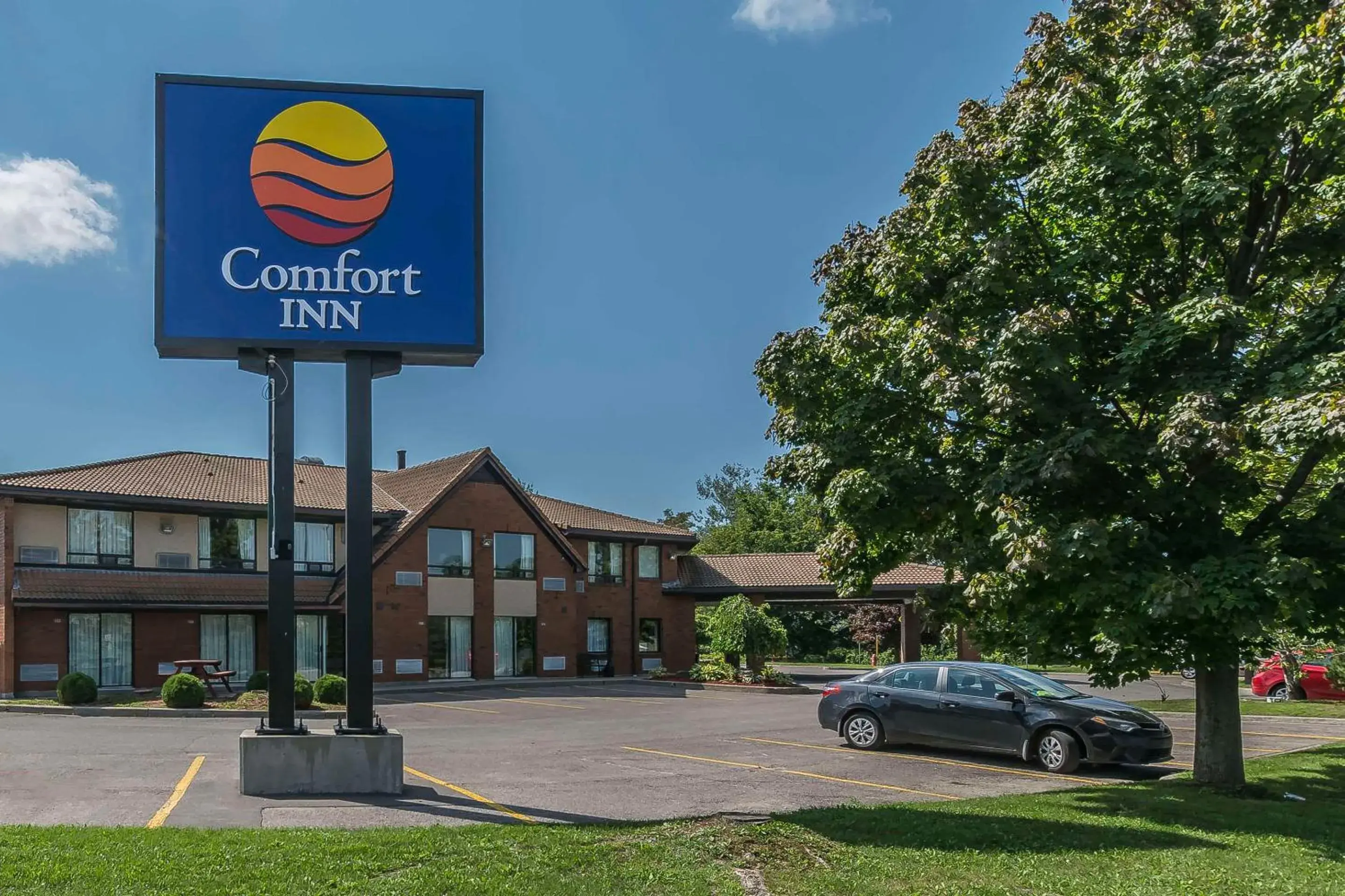 Property building in Comfort Inn Cobourg Property building in Comfort Inn Cobourg