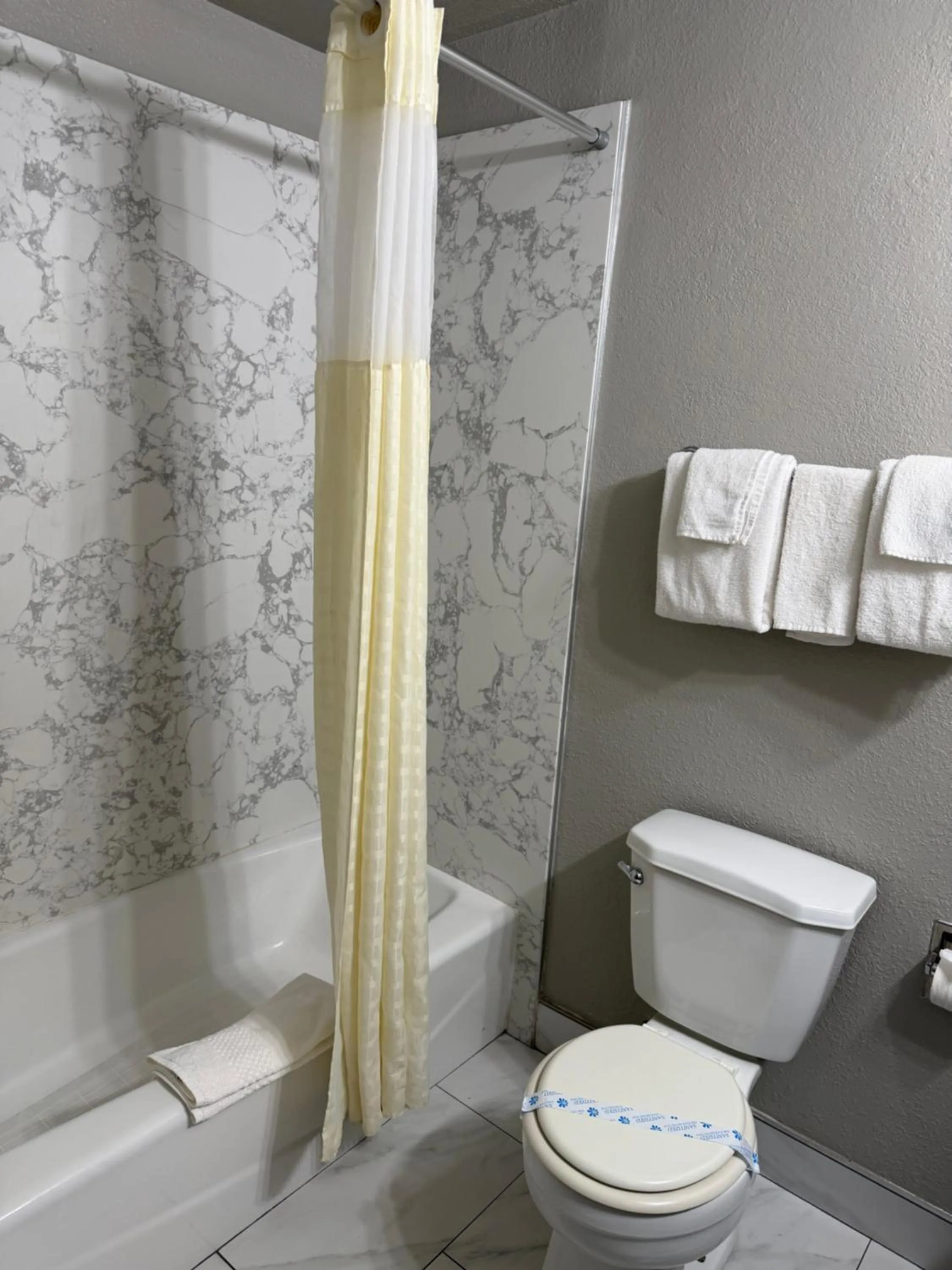 Sycamore Inn Chico University Area