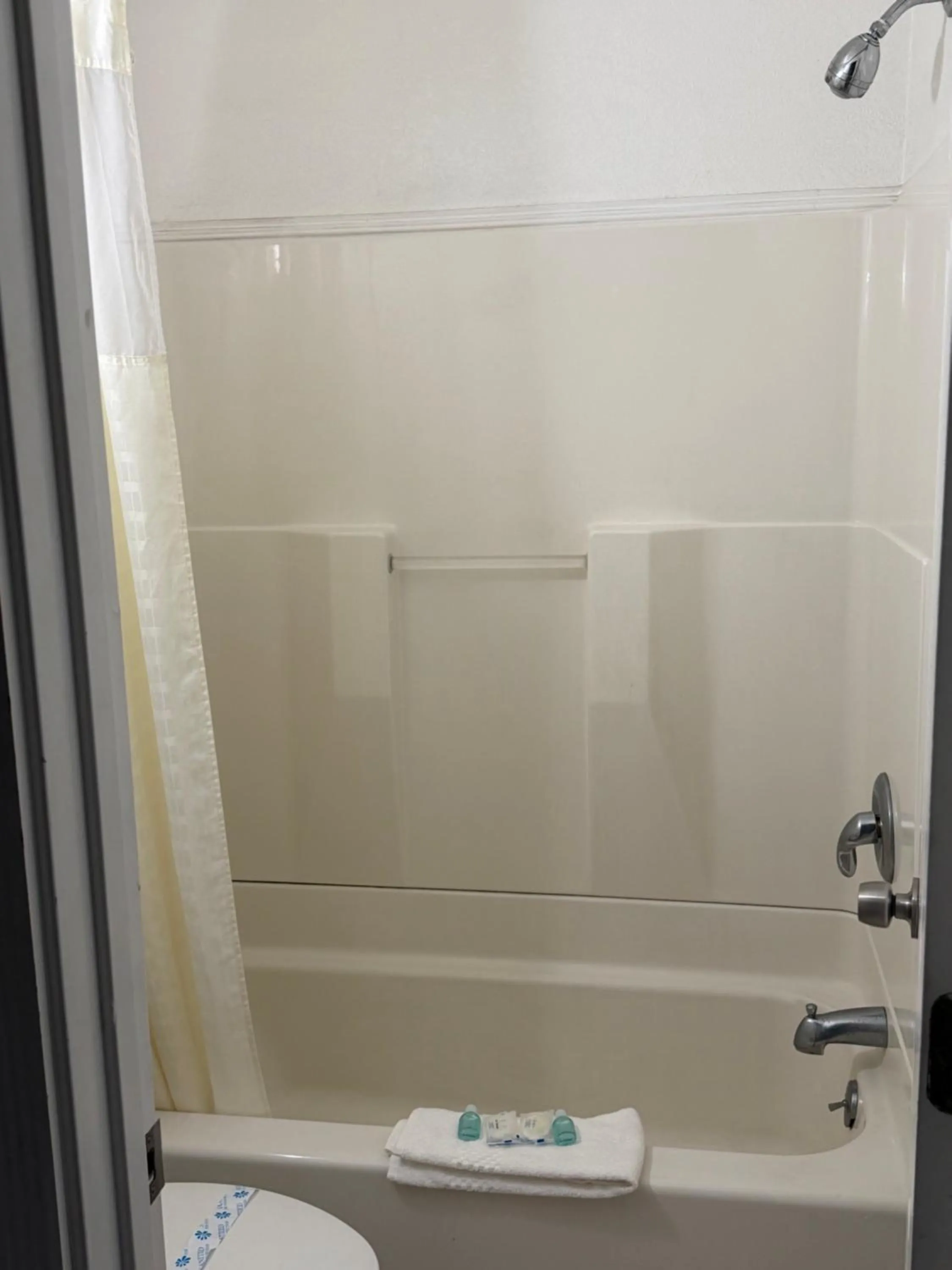 Sycamore Inn Chico University Area