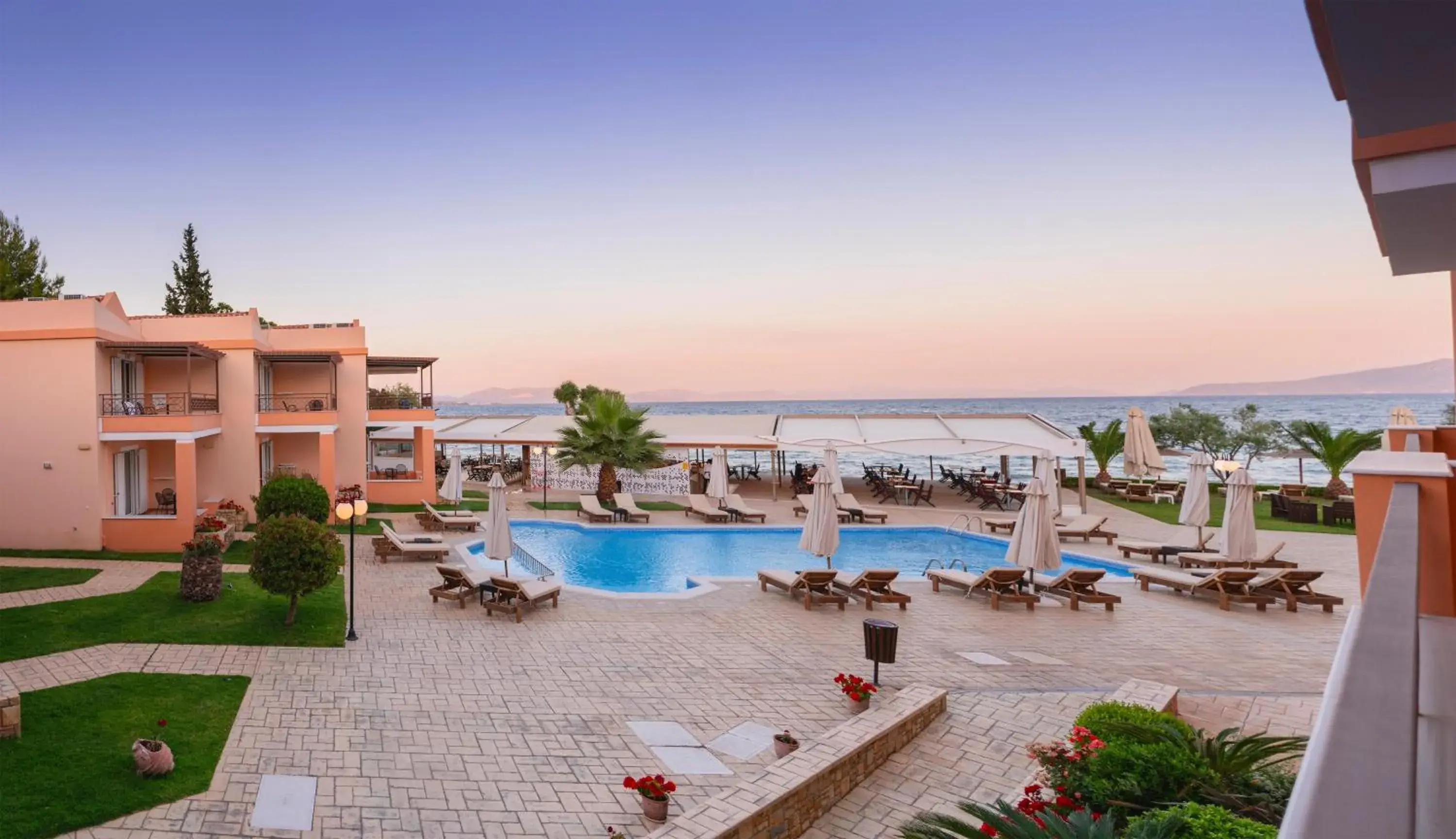 Property building in Avantis Suites Hotel Property building in Avantis Suites Hotel